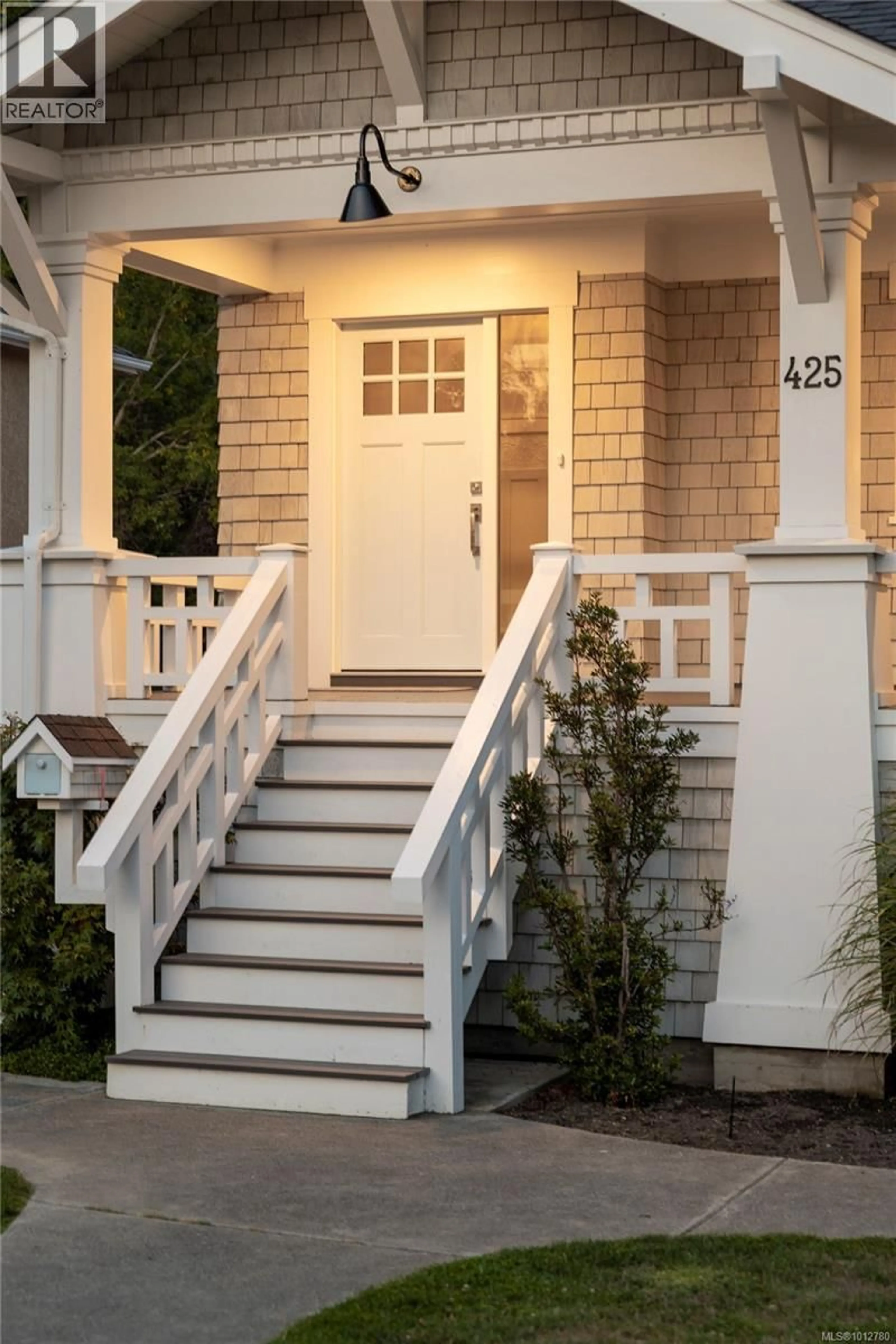 Unknown for 425 DURBAN STREET, Victoria British Columbia V8S3K2