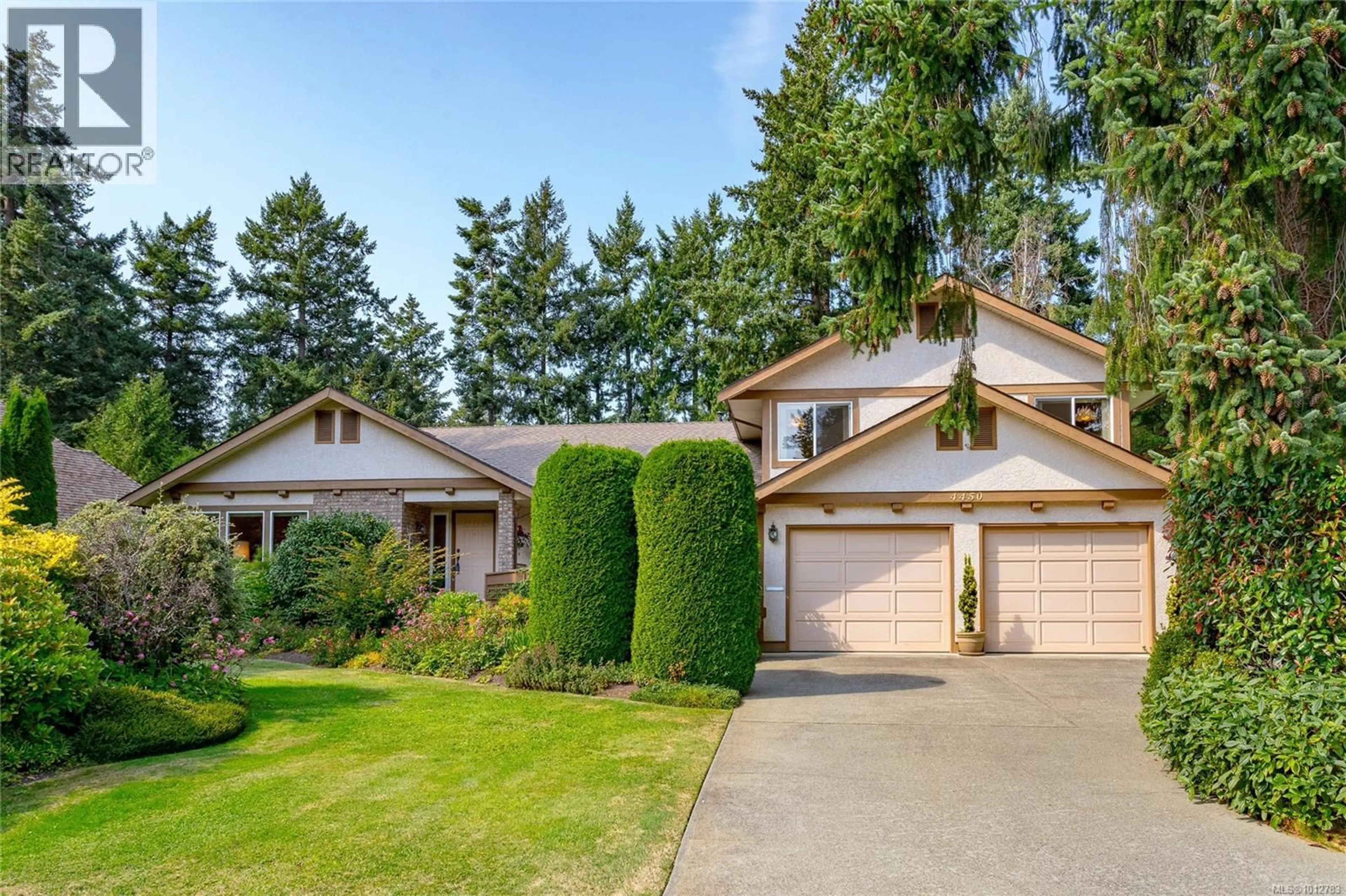 Home with vinyl exterior material, street for 4450 AUTUMNWOOD LANE, Saanich British Columbia V8X4V8