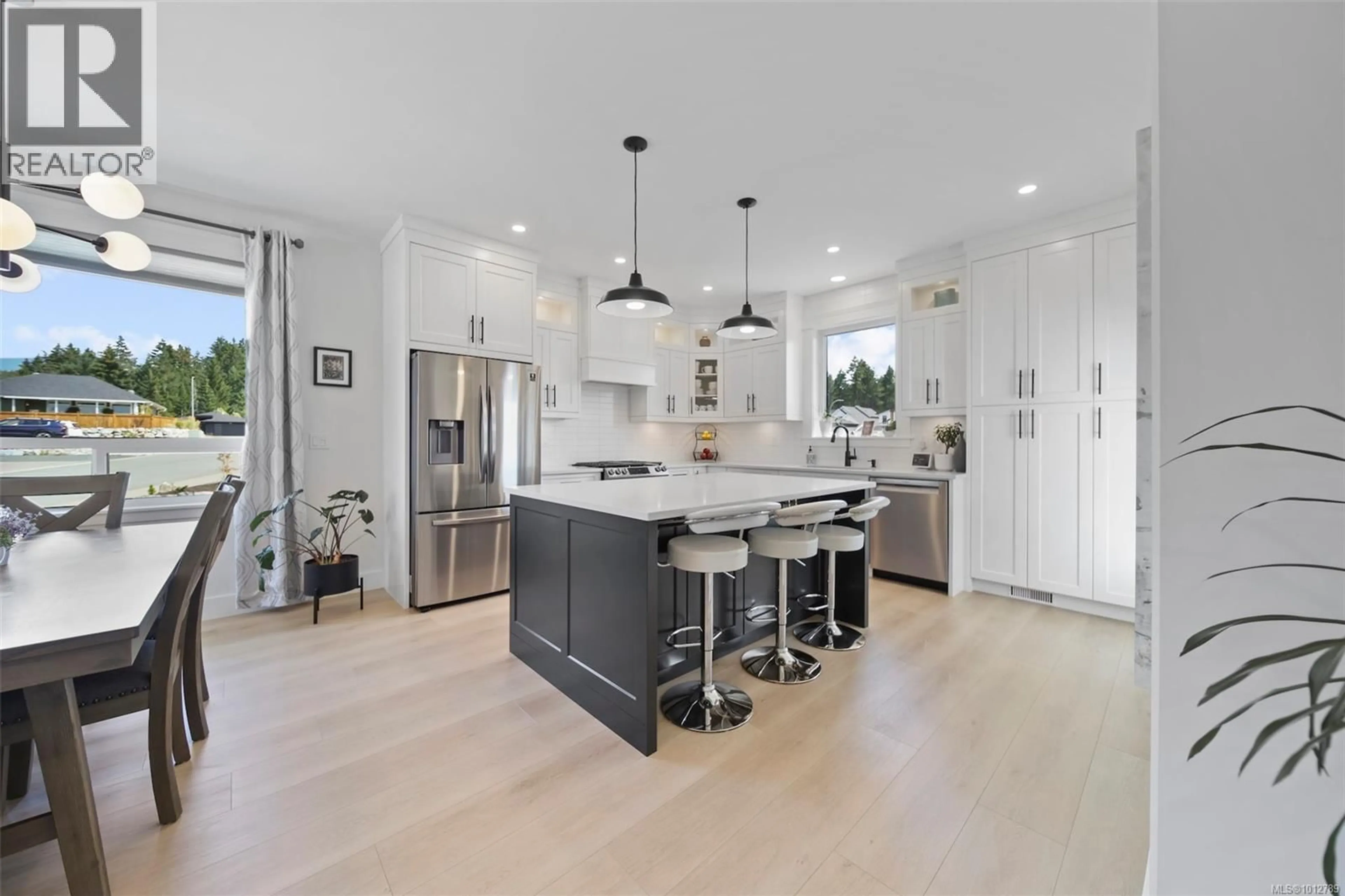 Open concept kitchen, unknown for 3204 FERNWOOD LANE, Port Alberni British Columbia V9Y0C5