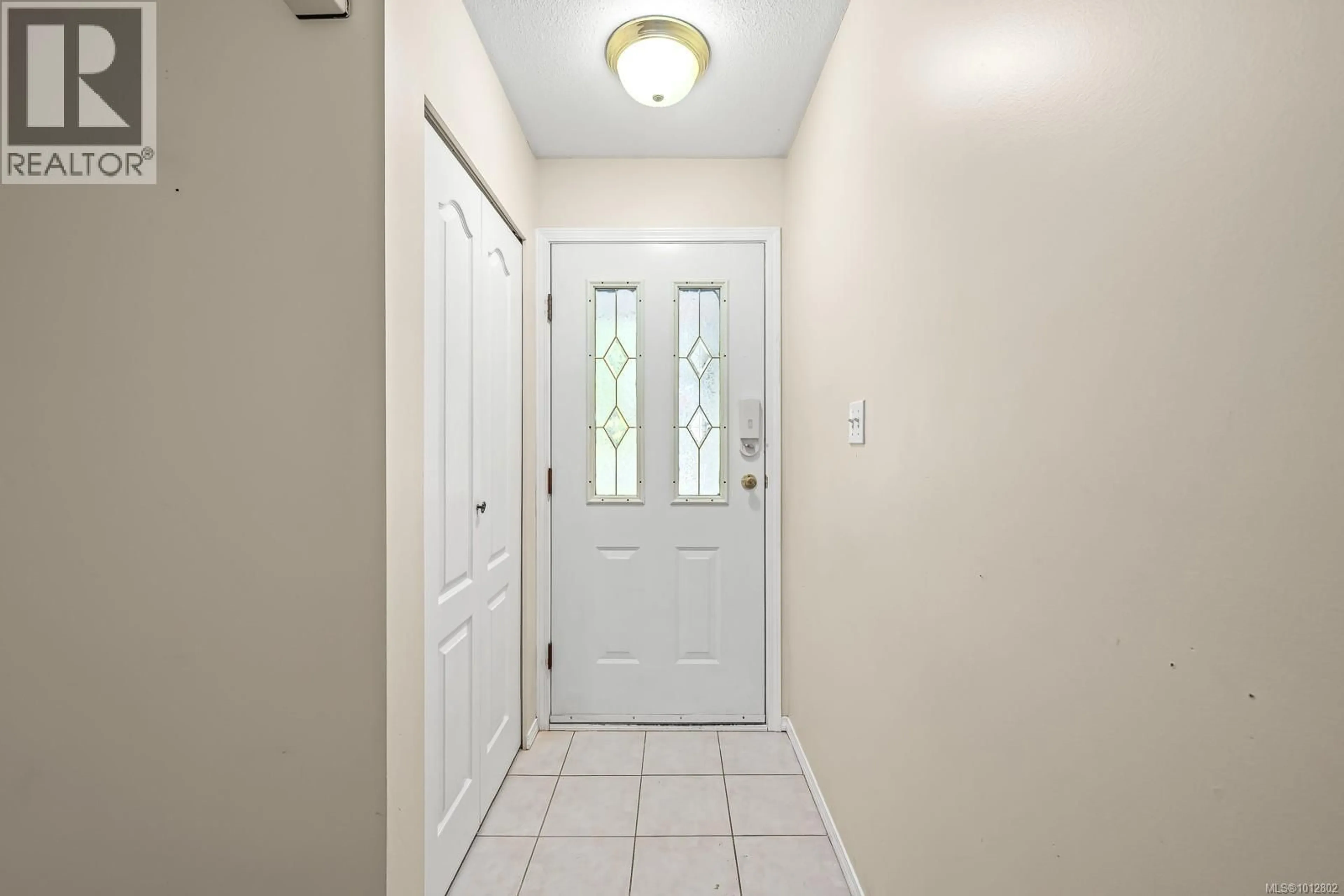 Indoor entryway for 42 - 772 ROBRON ROAD, Campbell River British Columbia V9W7Y9