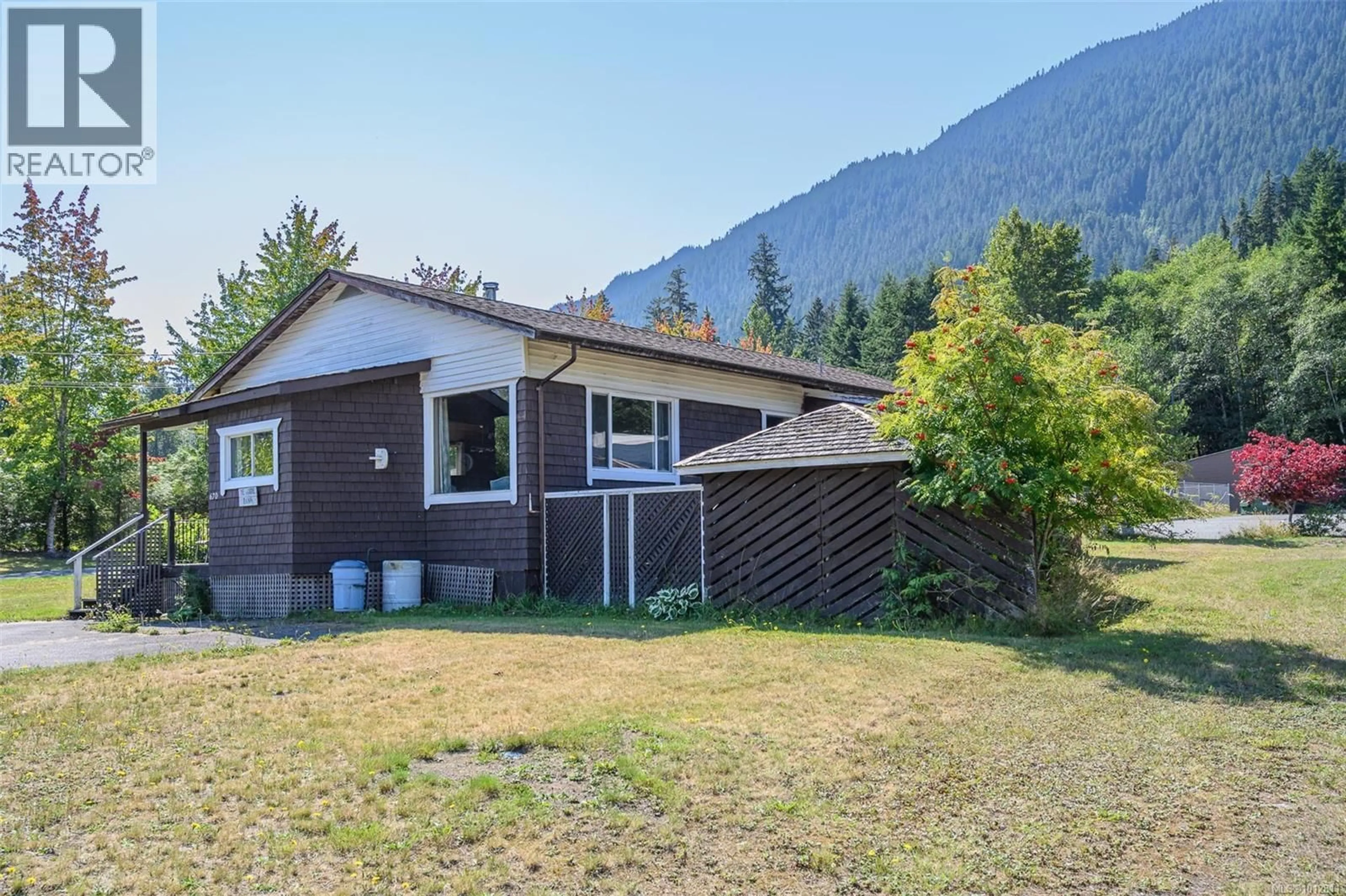 A pic from outside/outdoor area/front of a property/back of a property/a pic from drone, mountain view for 670 KELSEY WAY, Sayward British Columbia V0P1R0