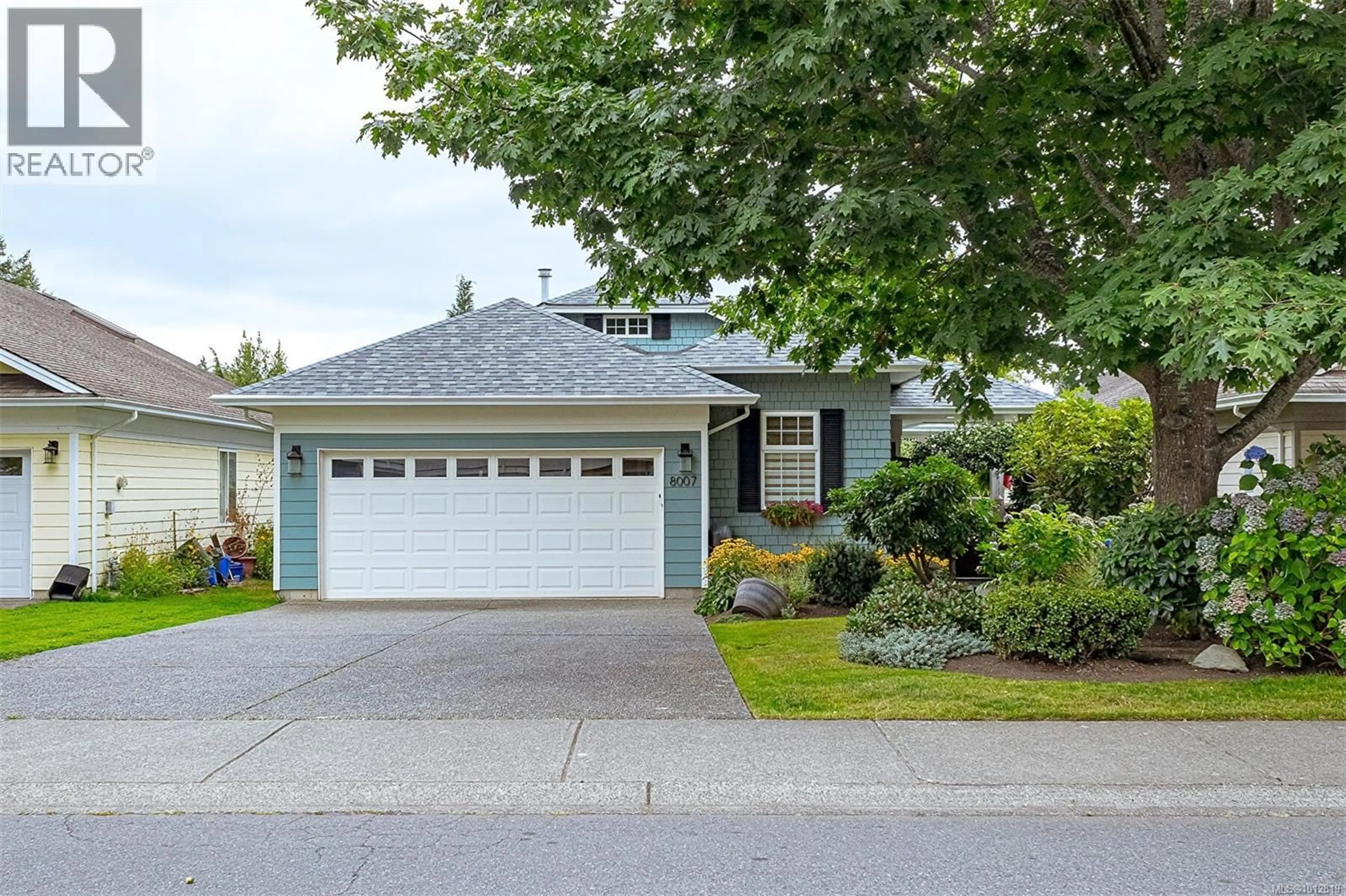 Home with vinyl exterior material, street for 8007 SIMPSON ROAD, Central Saanich British Columbia V8M2H3