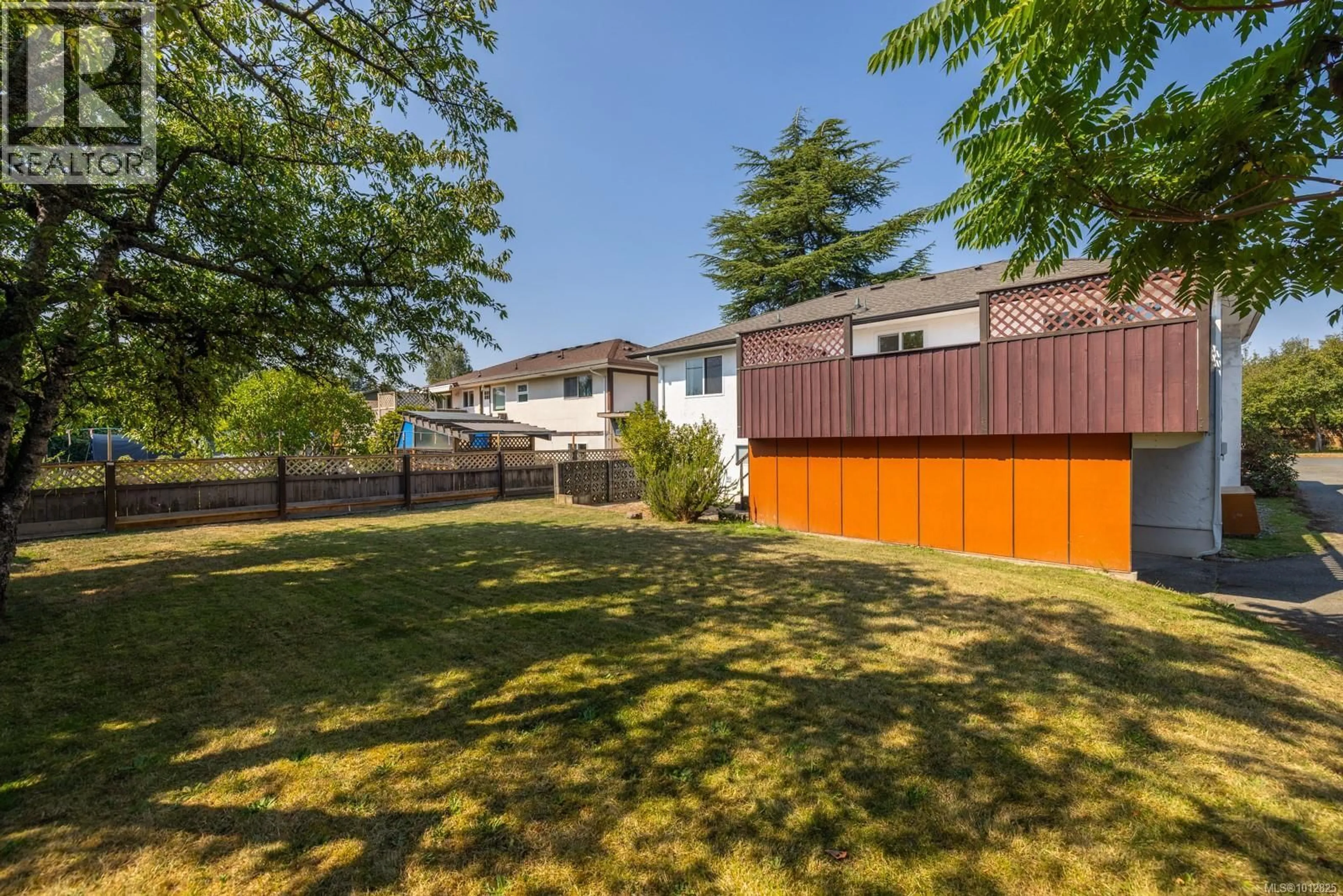 Patio, street for 1665 BLAIR AVENUE, Saanich British Columbia V8N1M6