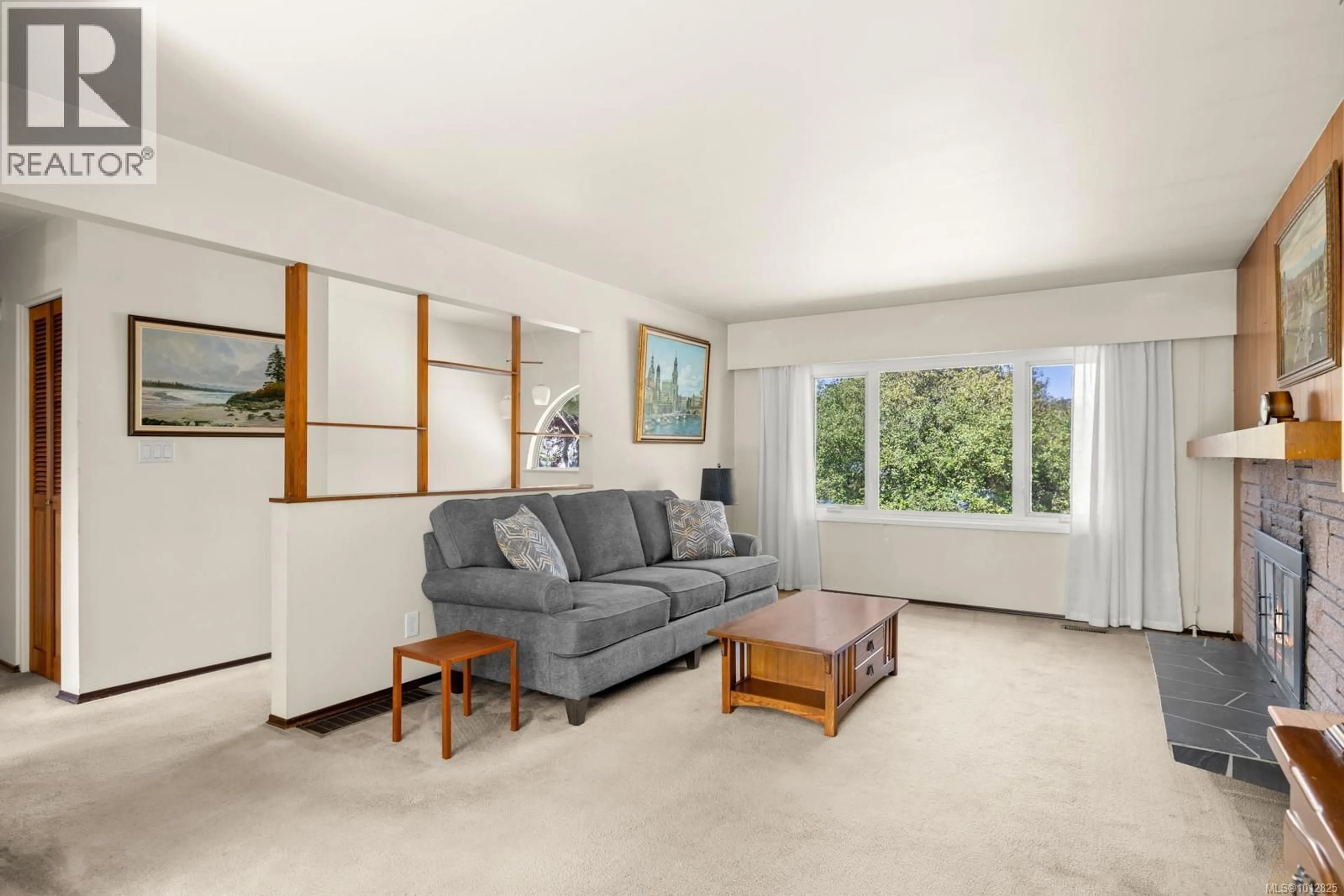 Living room with furniture, unknown for 1665 BLAIR AVENUE, Saanich British Columbia V8N1M6