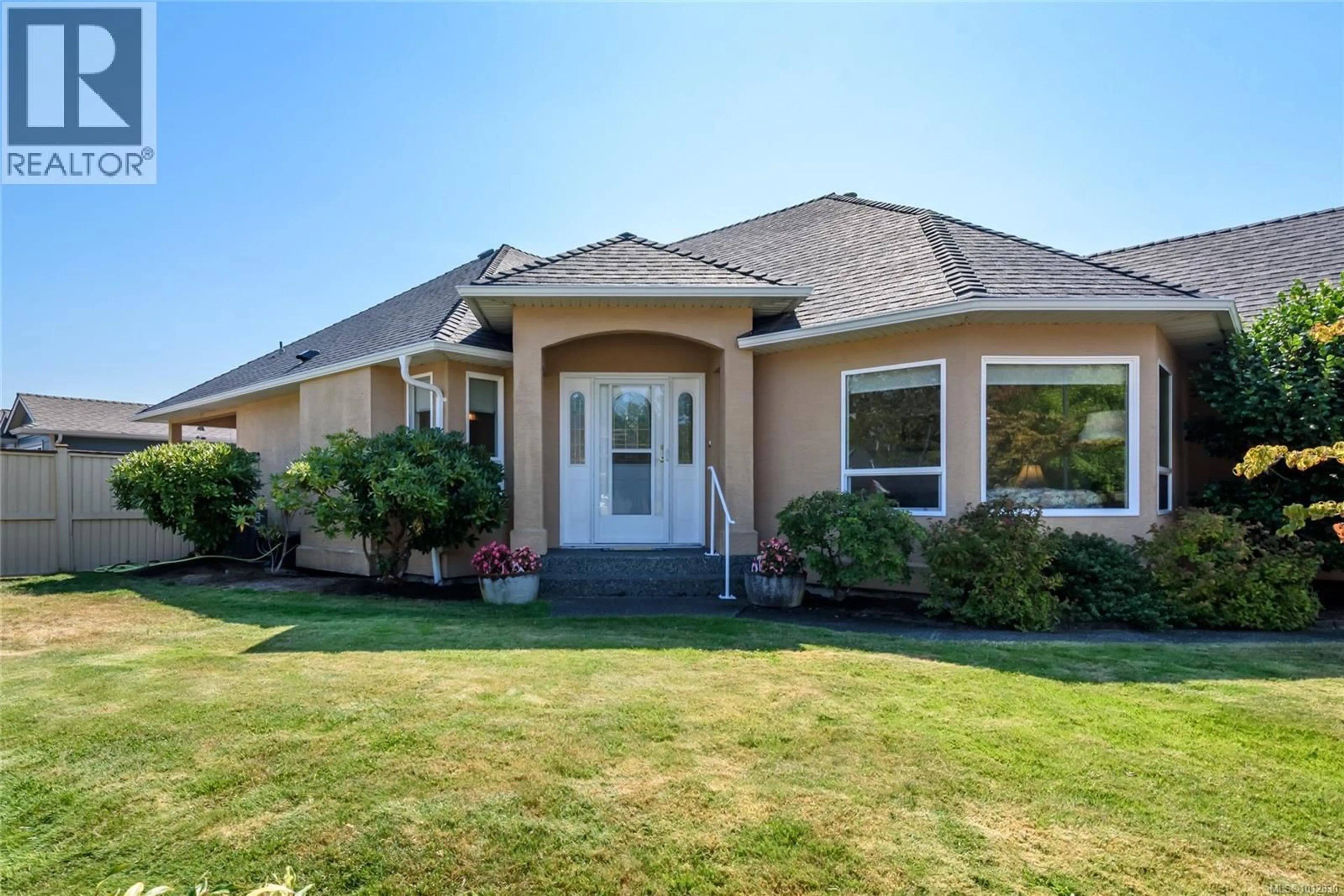 Home with vinyl exterior material, street for 620 BANKS AVENUE WEST, Parksville British Columbia V9P2S1