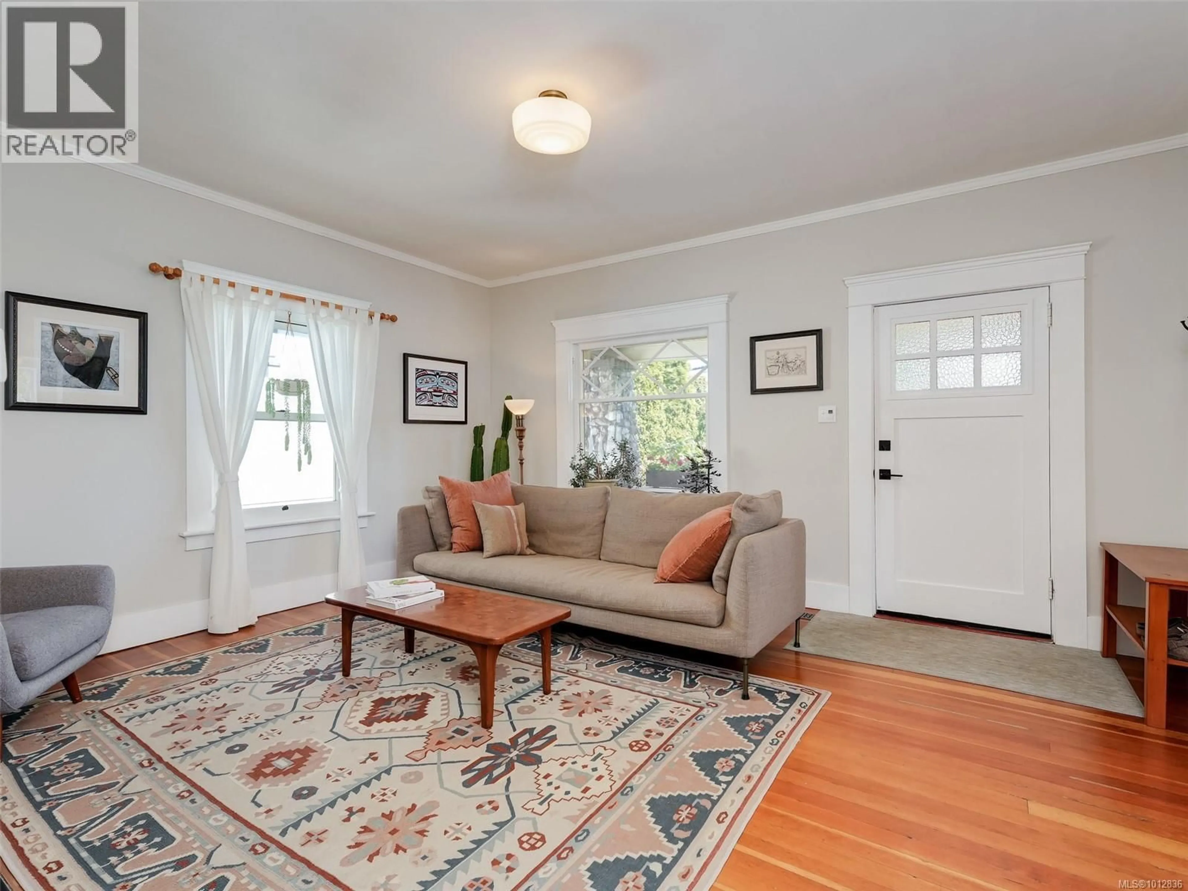 Living room with furniture, unknown for 2502 PRIOR STREET, Victoria British Columbia V8T3X6