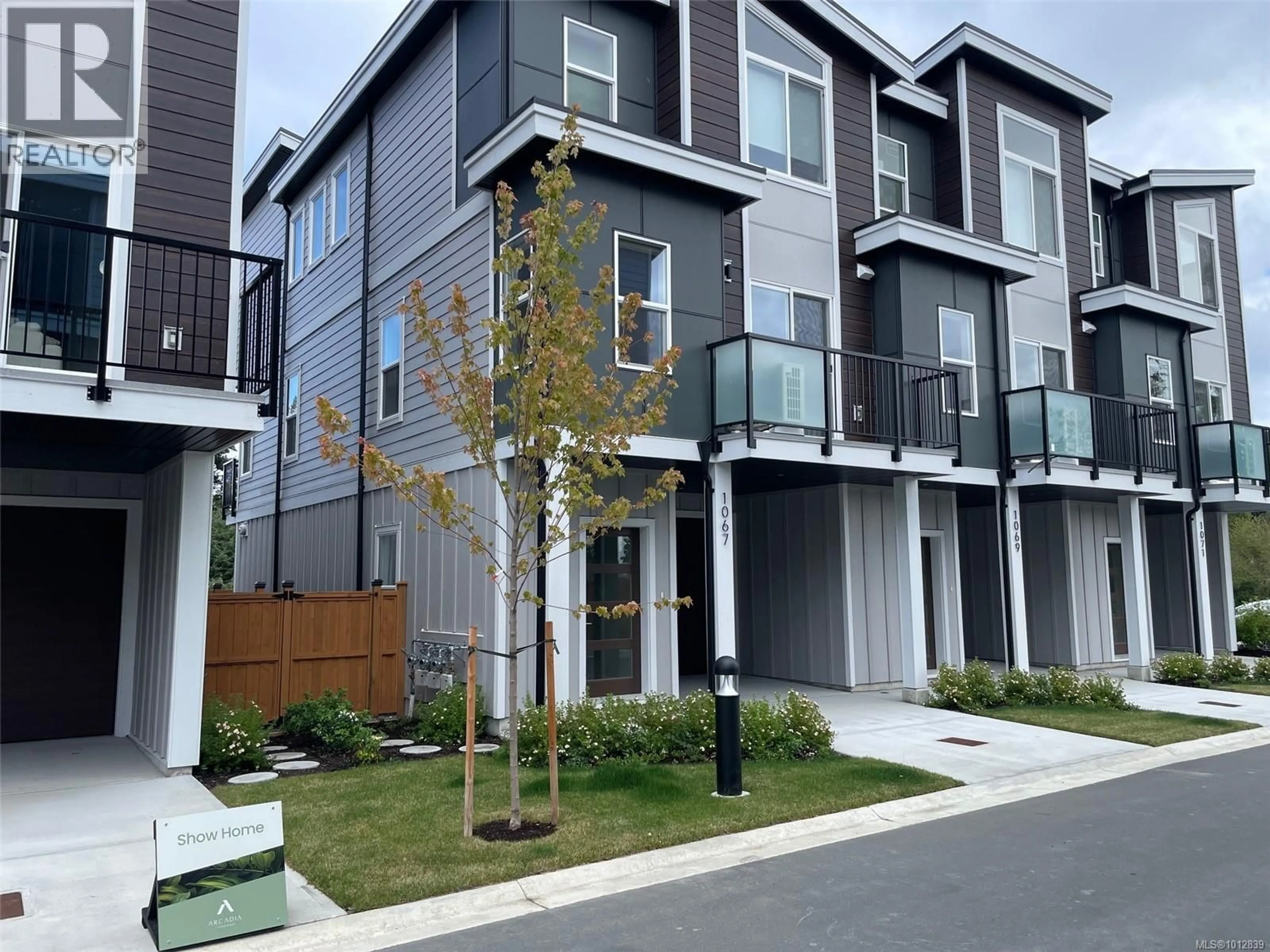 Home with vinyl exterior material, street for 1214 ARCADIAWOOD COURT, Langford British Columbia V9C0V5
