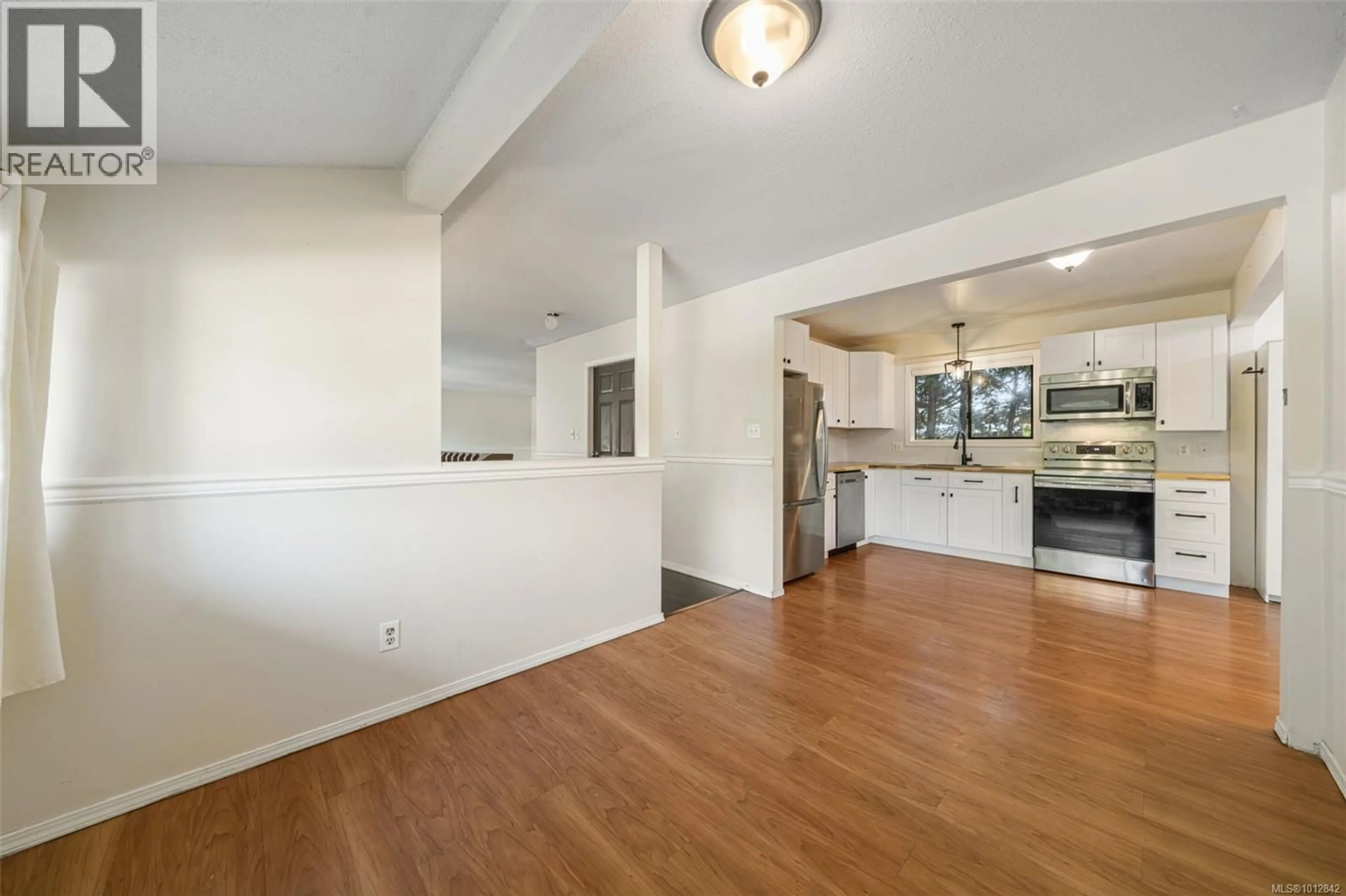 Open concept kitchen, unknown for B - 1176 DAMELART WAY, Central Saanich British Columbia V8M1E3