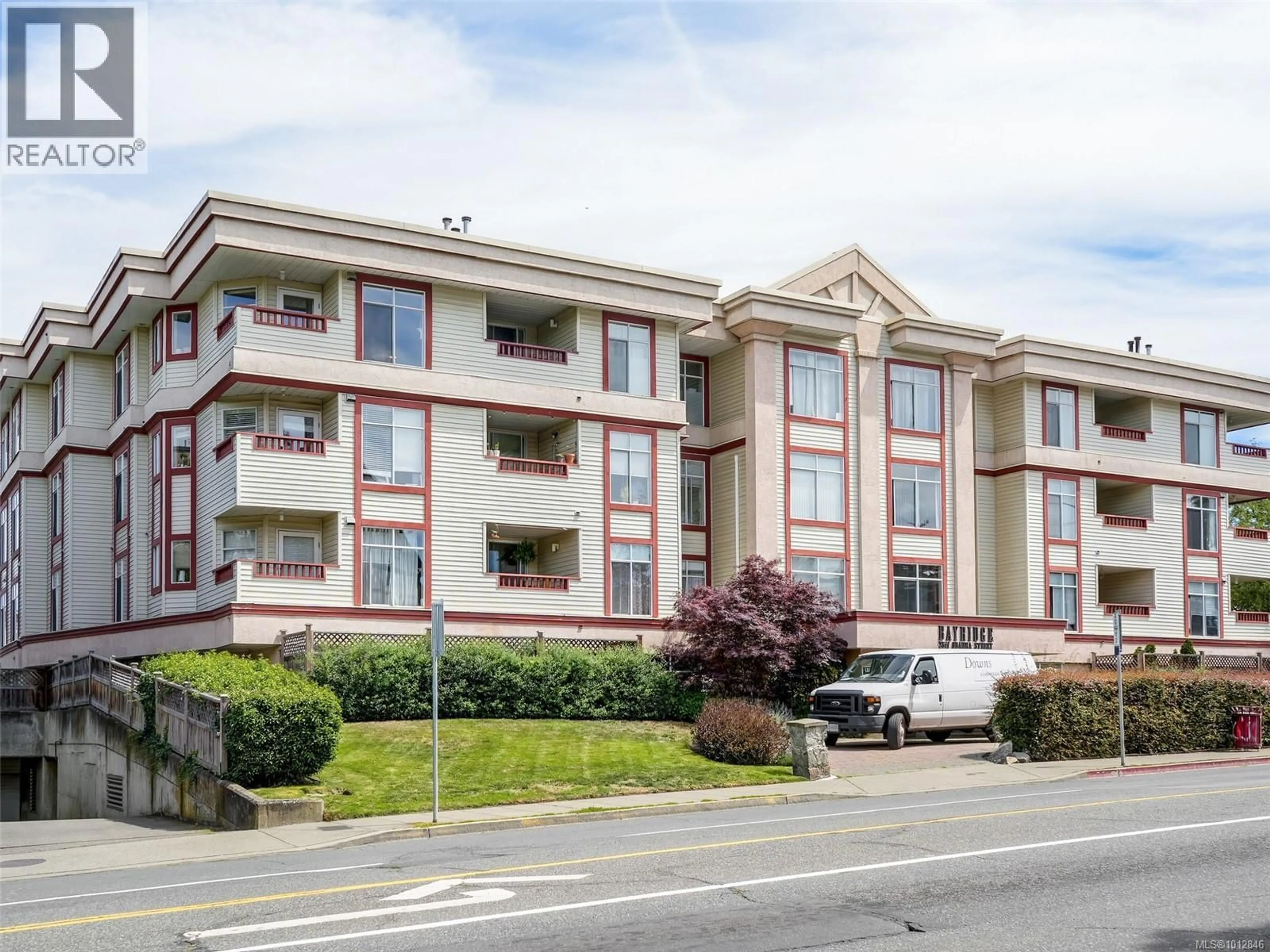 Unknown for 102 - 2511 QUADRA STREET, Victoria British Columbia V8T4E1