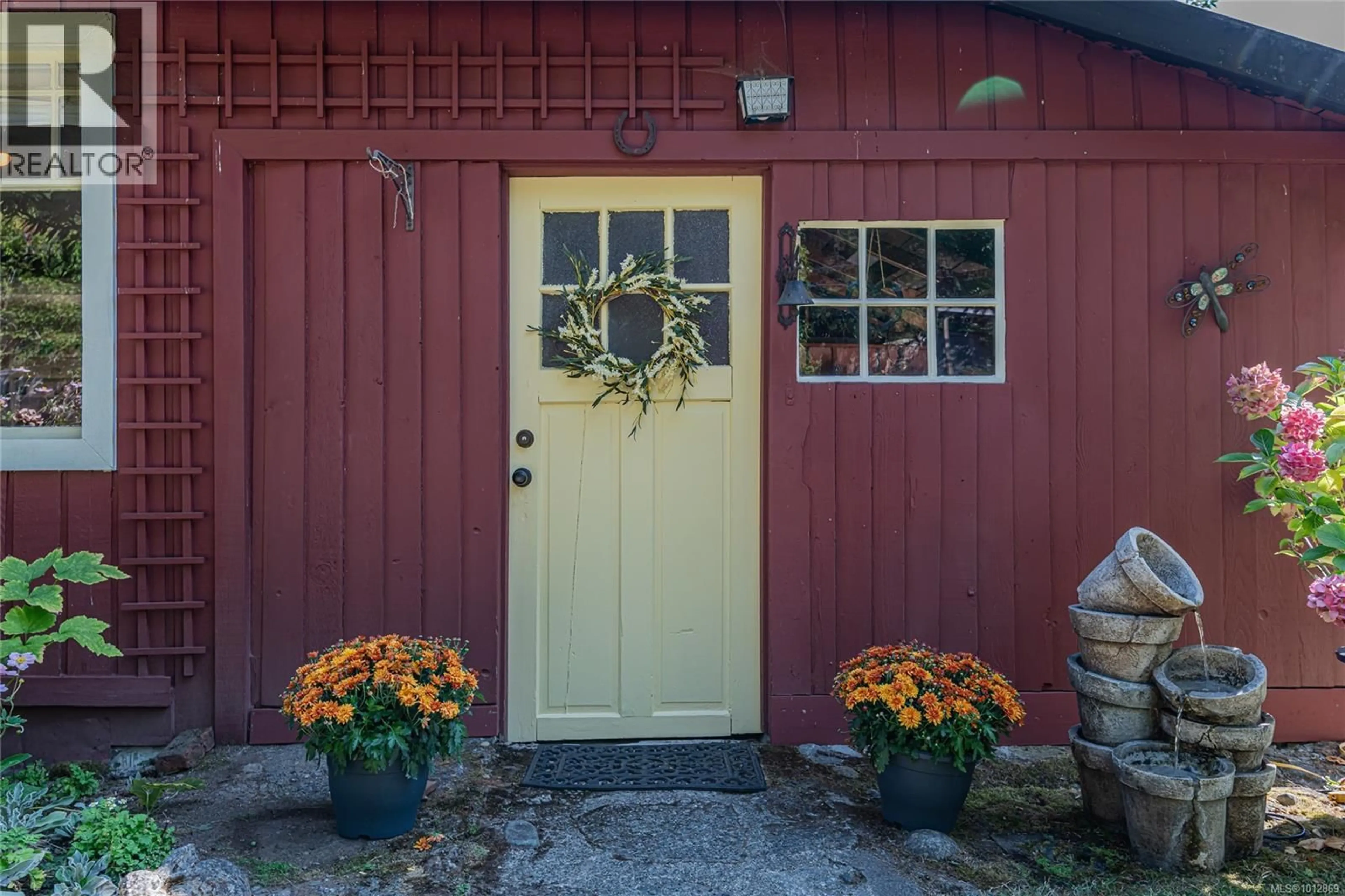 Indoor entryway for 3335 TELEGRAPH ROAD, Mill Bay British Columbia V8H1E9