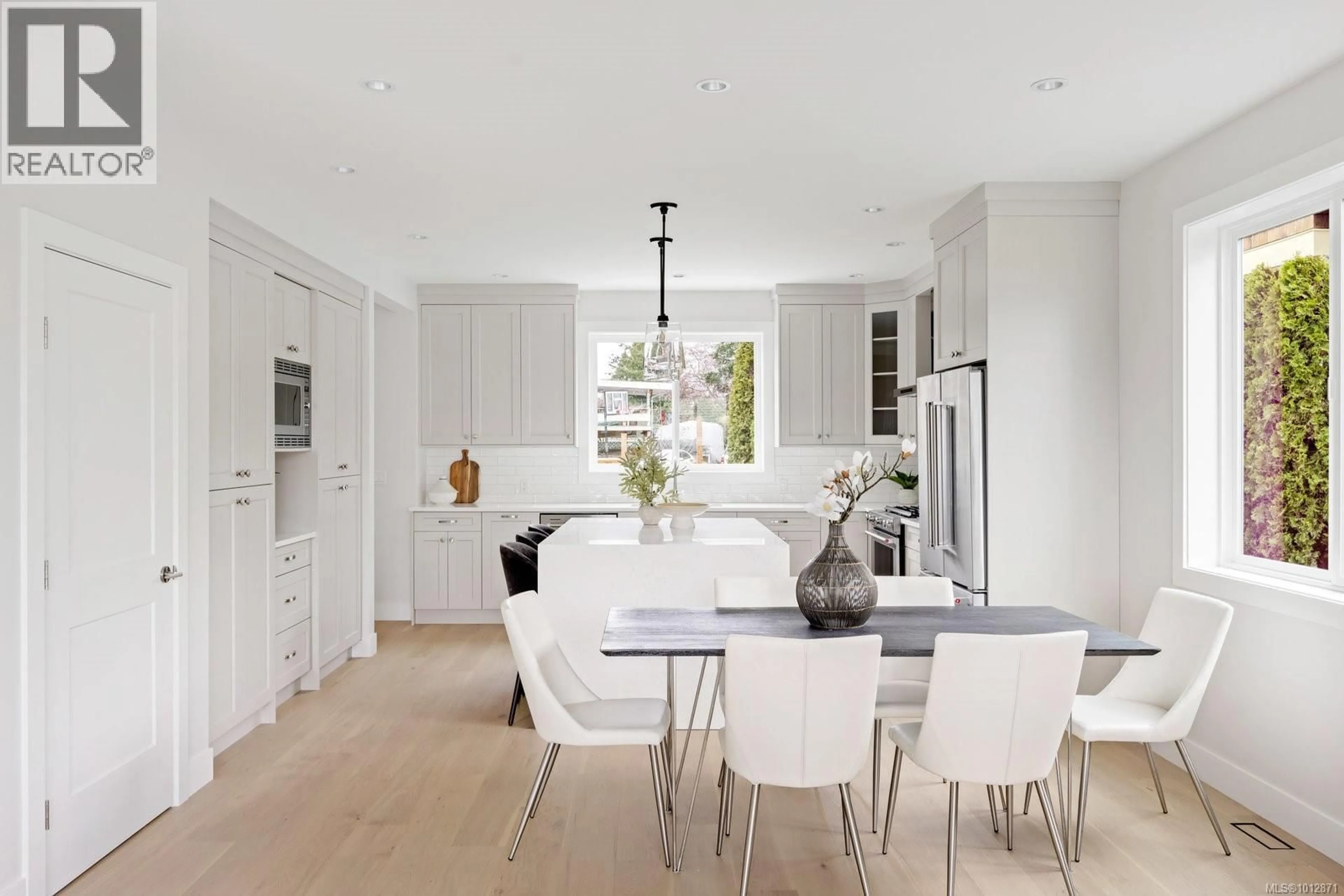 Contemporary kitchen, unknown for 2306 GROVE CRESCENT, Sidney British Columbia V8L3P9