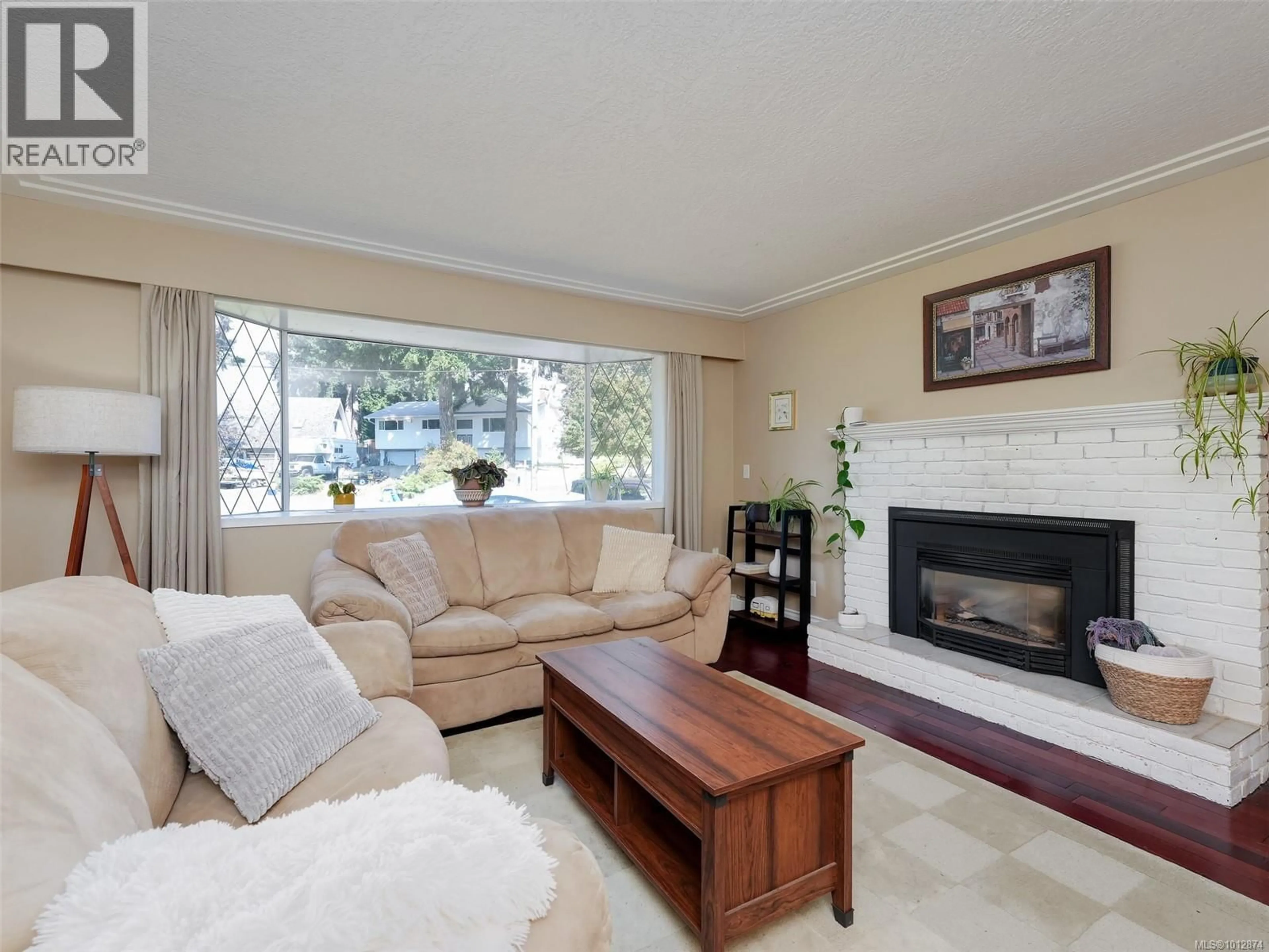 Living room with furniture, unknown for 537 FARGO PLACE, Colwood British Columbia V9C2L9