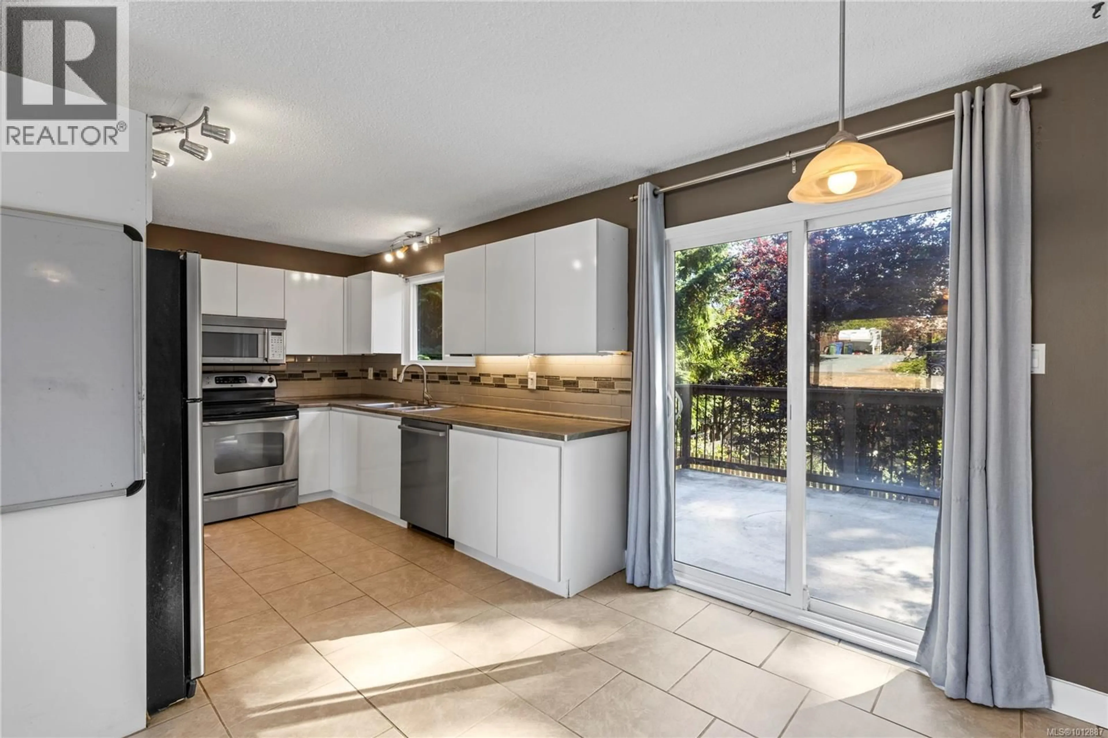 Open concept kitchen, unknown for 3731 CALDWELL STREET, Nanaimo British Columbia V9T3X5