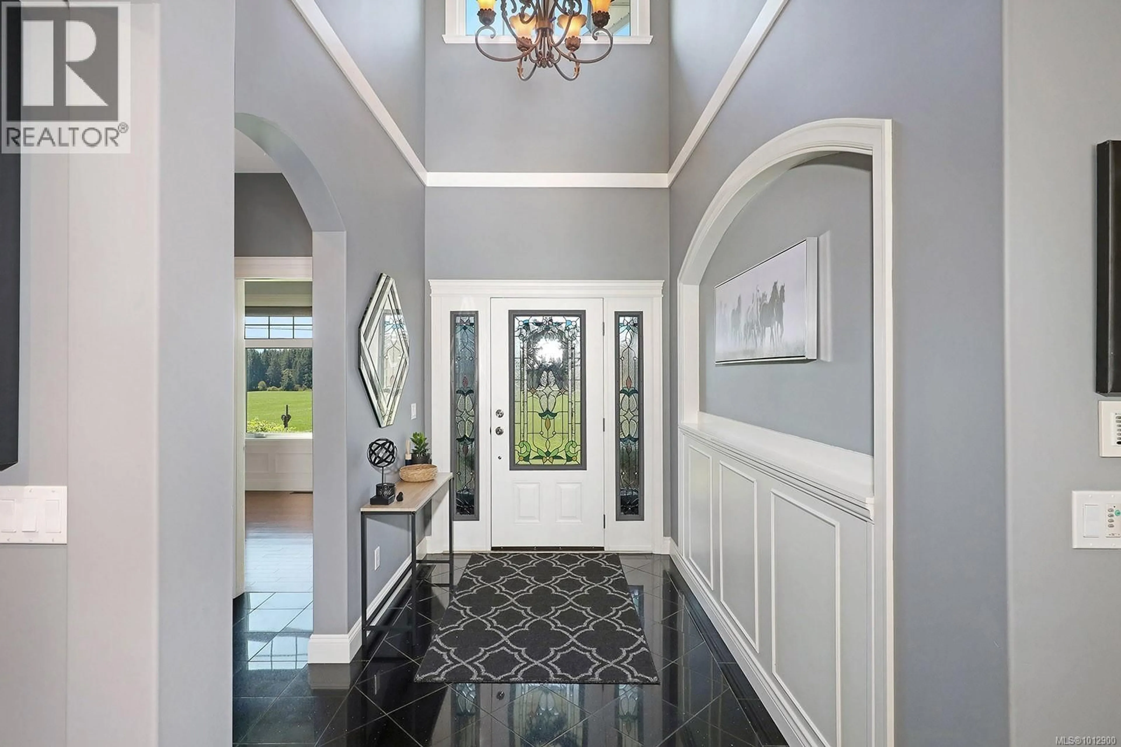Indoor entryway for 2495 GRAHAM ROAD, Courtenay British Columbia V9J1T4