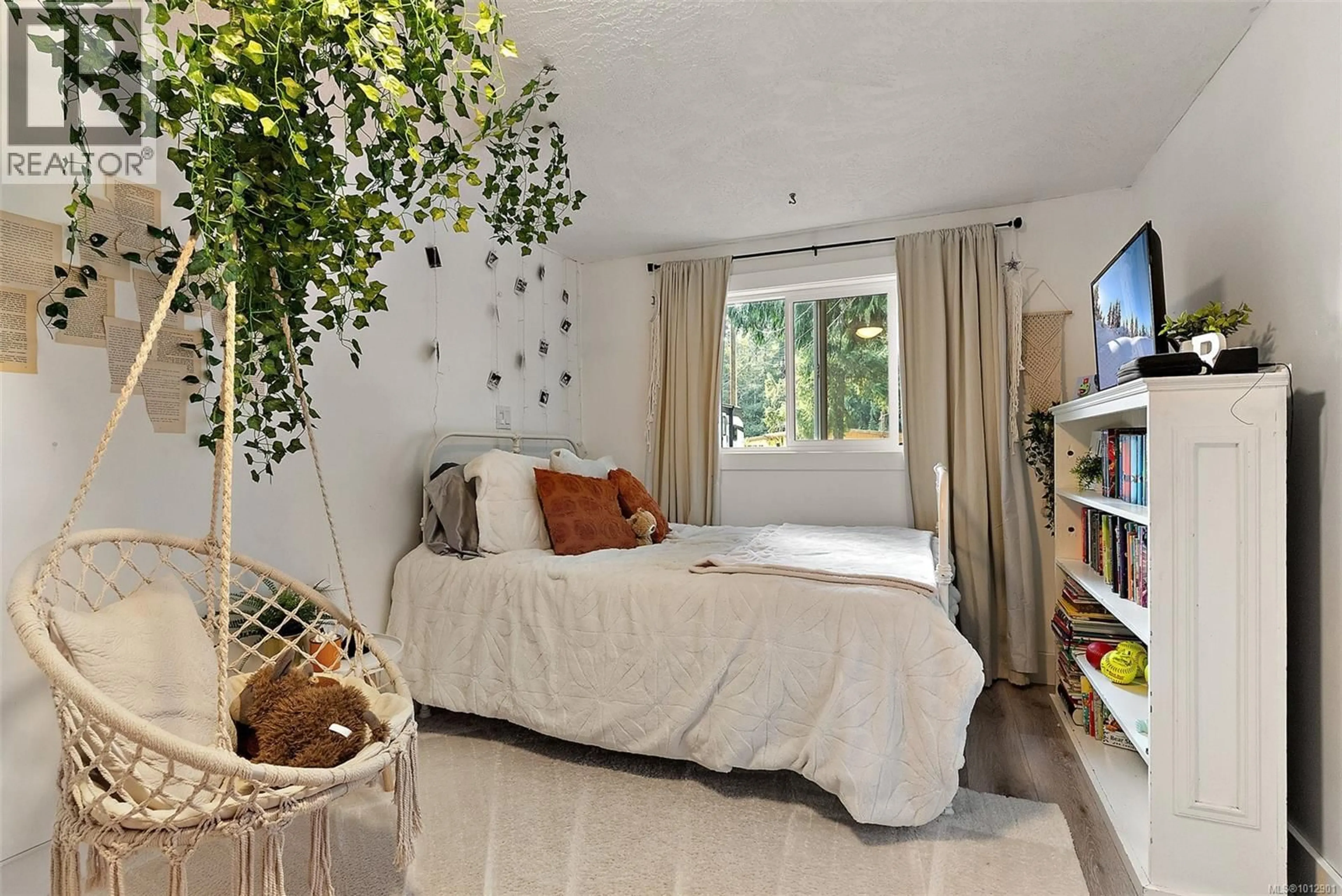 Bedroom with bed, unknown for 2123 SARITA ROAD, Shawnigan Lake British Columbia V0R2W0