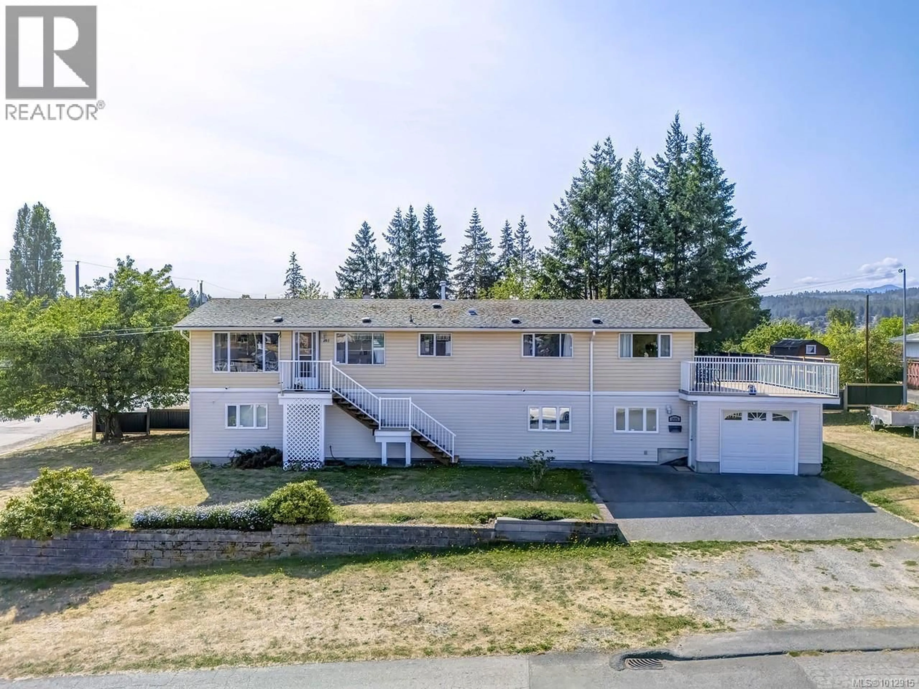A pic from outside/outdoor area/front of a property/back of a property/a pic from drone, unknown for 205 DUNDAS STREET, Nanaimo British Columbia V9R1L3