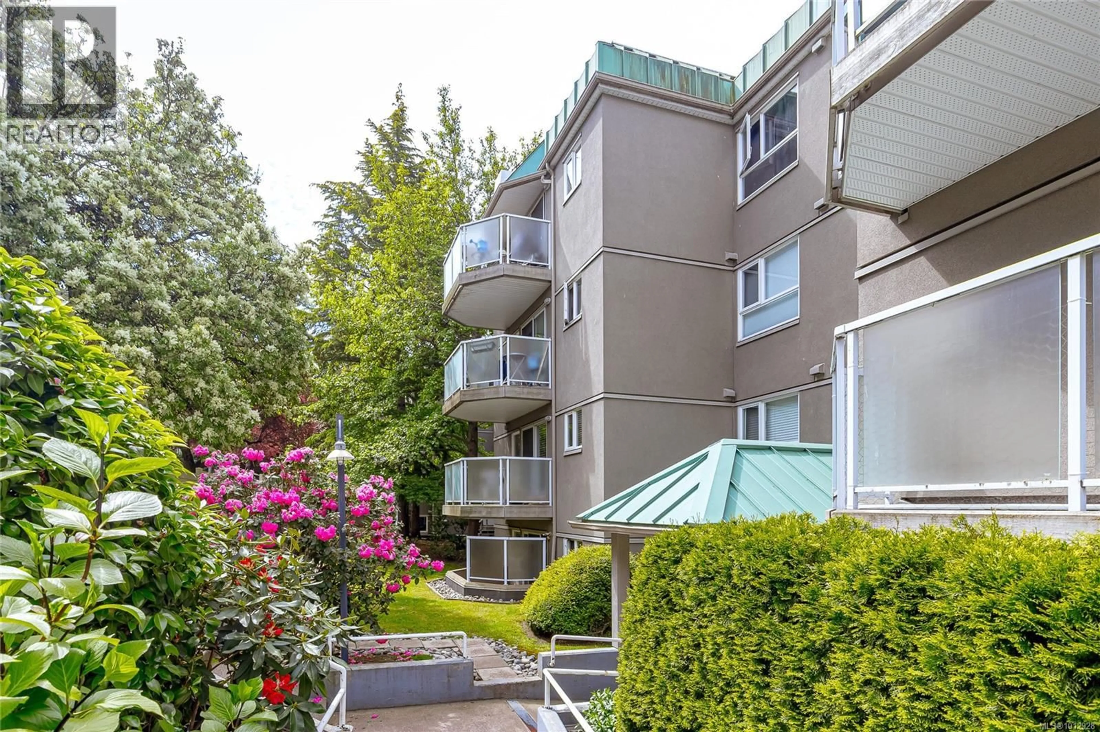 Patio, unknown for 114 - 2520 WARK STREET, Victoria British Columbia V8T5G6