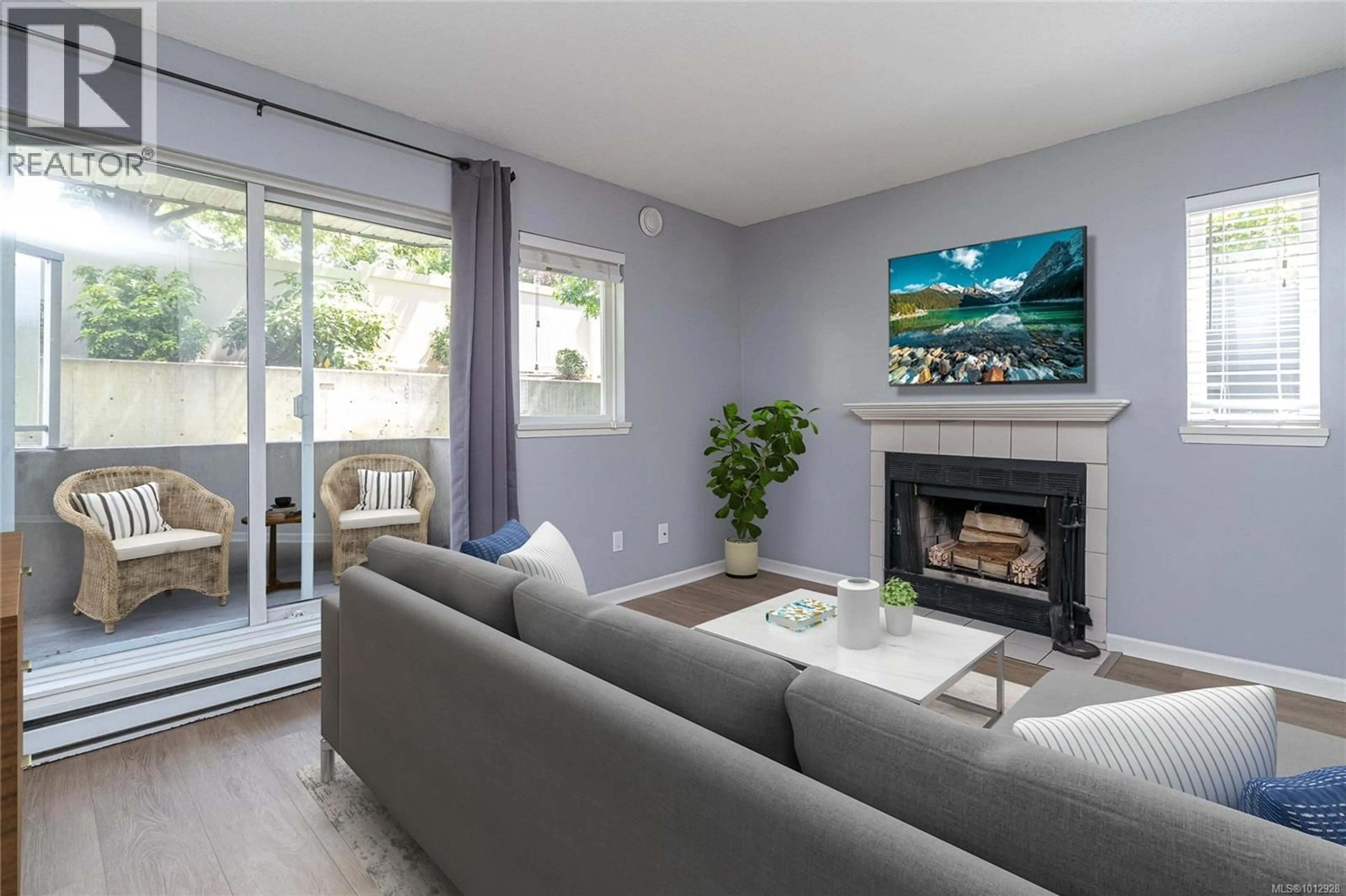 Living room with furniture, unknown for 114 - 2520 WARK STREET, Victoria British Columbia V8T5G6