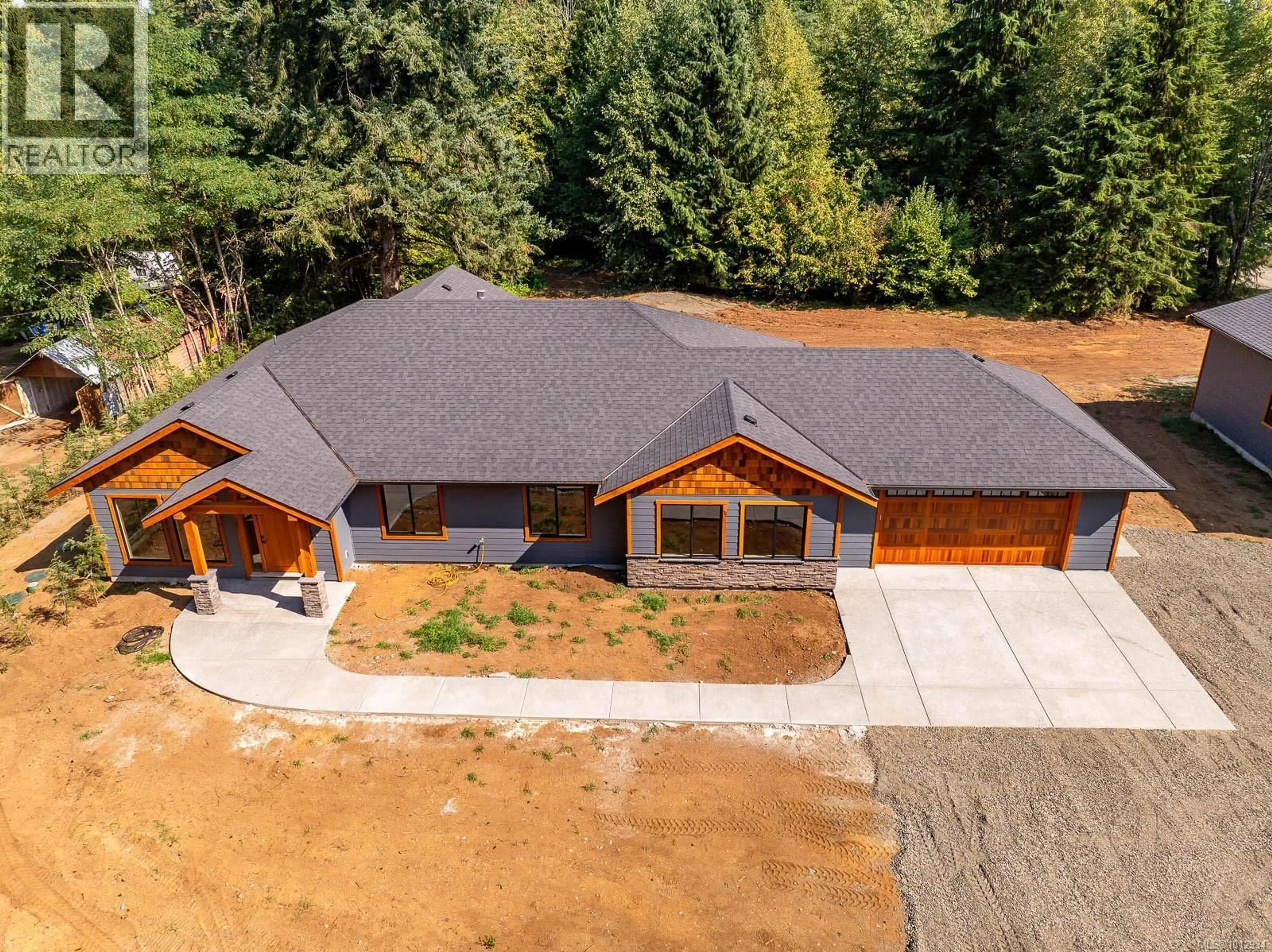A pic from outside/outdoor area/front of a property/back of a property/a pic from drone, unknown for 3368 SMALL ROAD, Courtenay British Columbia V9N3Z6