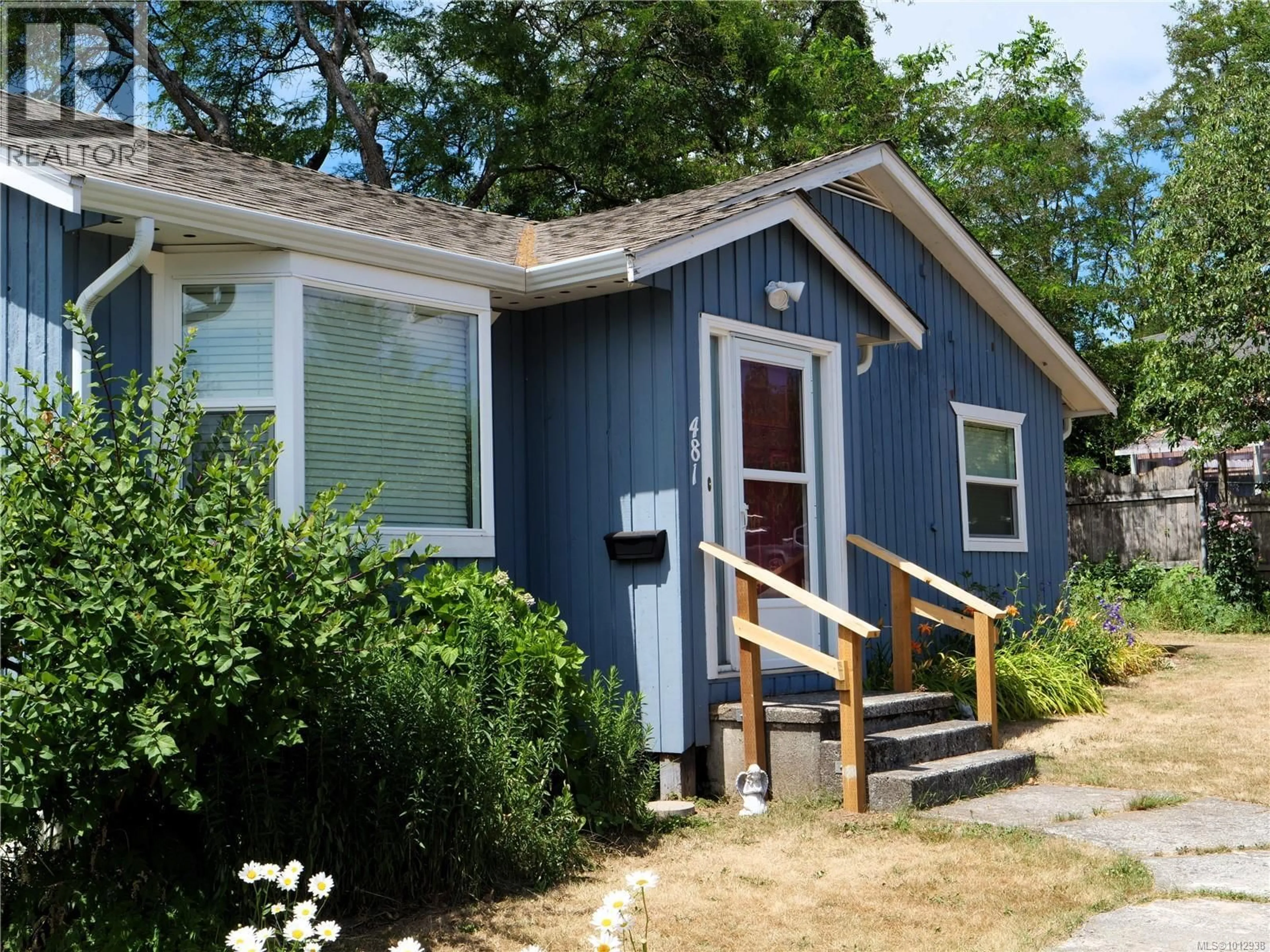 Home with vinyl exterior material, street for 481 LAMBERT AVENUE, Nanaimo British Columbia V9R3N6