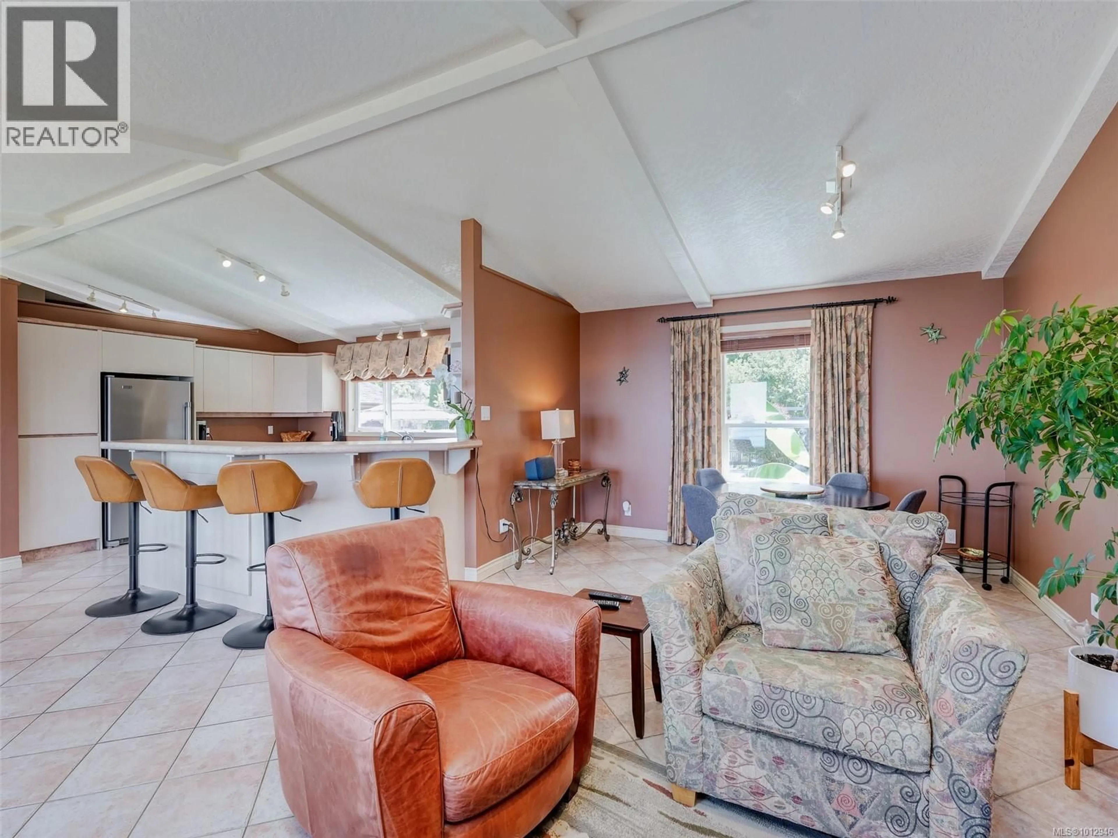 Living room with furniture, unknown for 2606 JAMES ISLAND ROAD, Central Saanich British Columbia V8M1V4