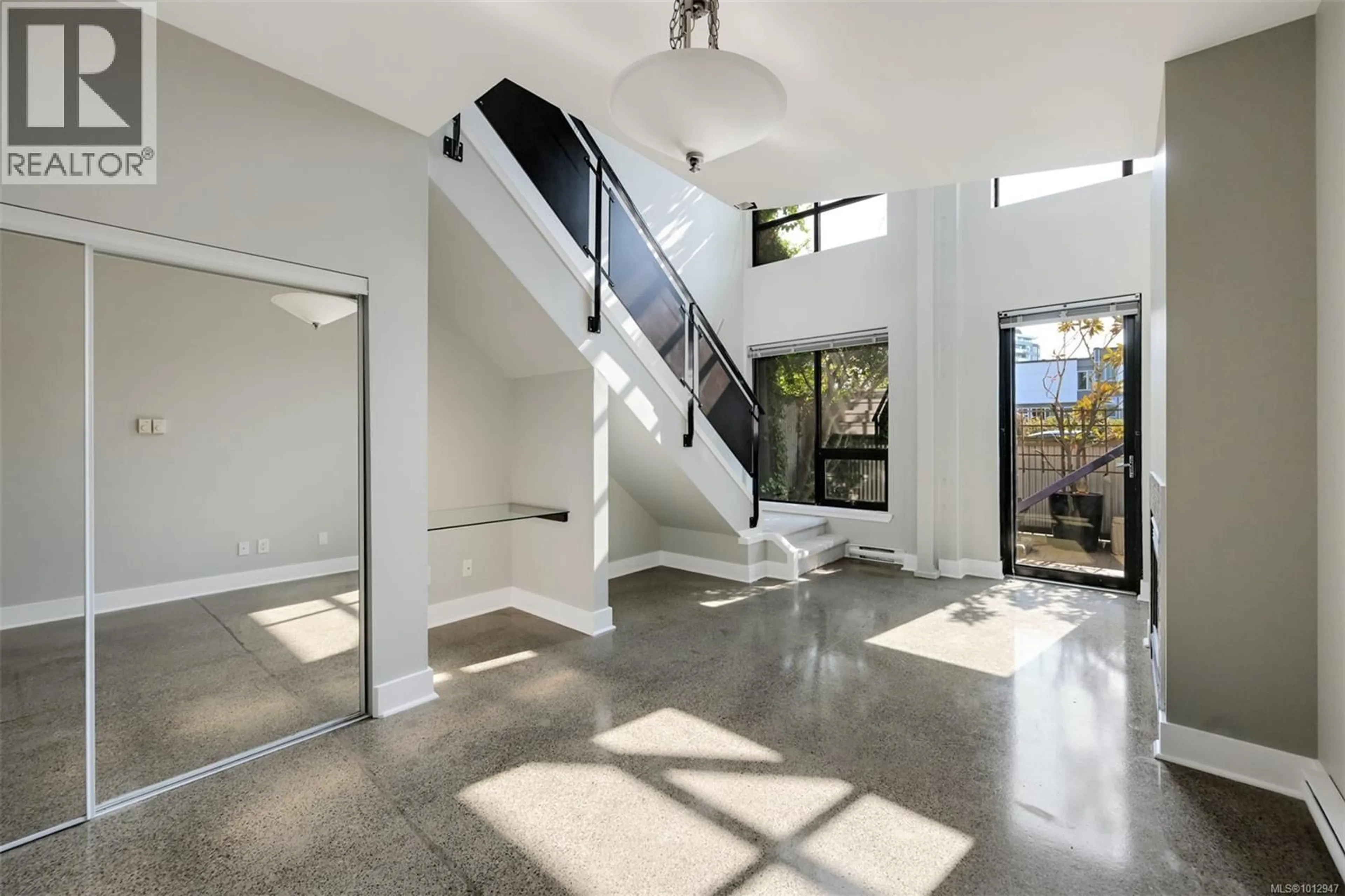 Indoor foyer for 219 - 400 SITKUM ROAD, Victoria British Columbia V9A3K9
