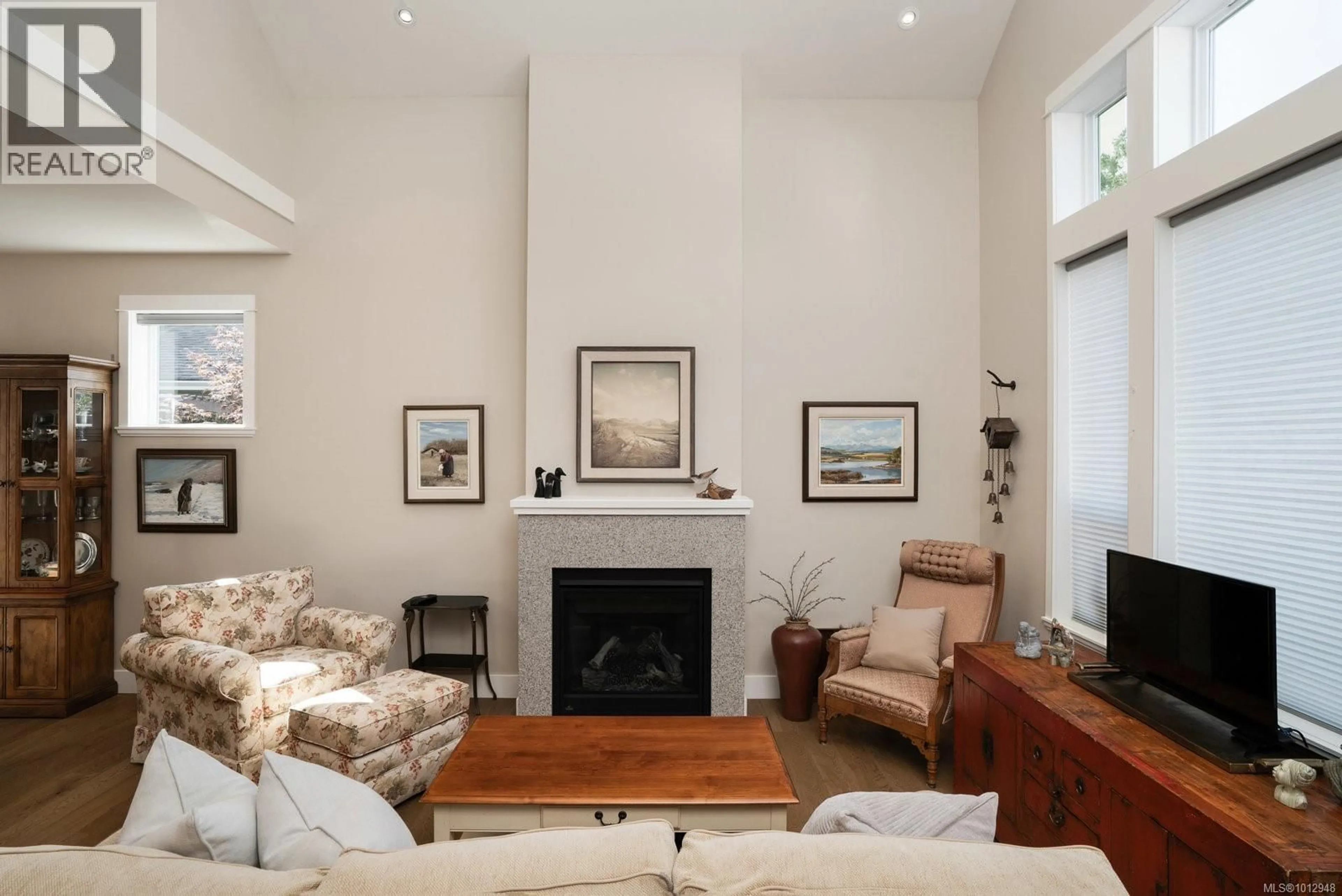 Living room with furniture, unknown for 2 - 2430 HENRY AVENUE, Sidney British Columbia V8L2B7
