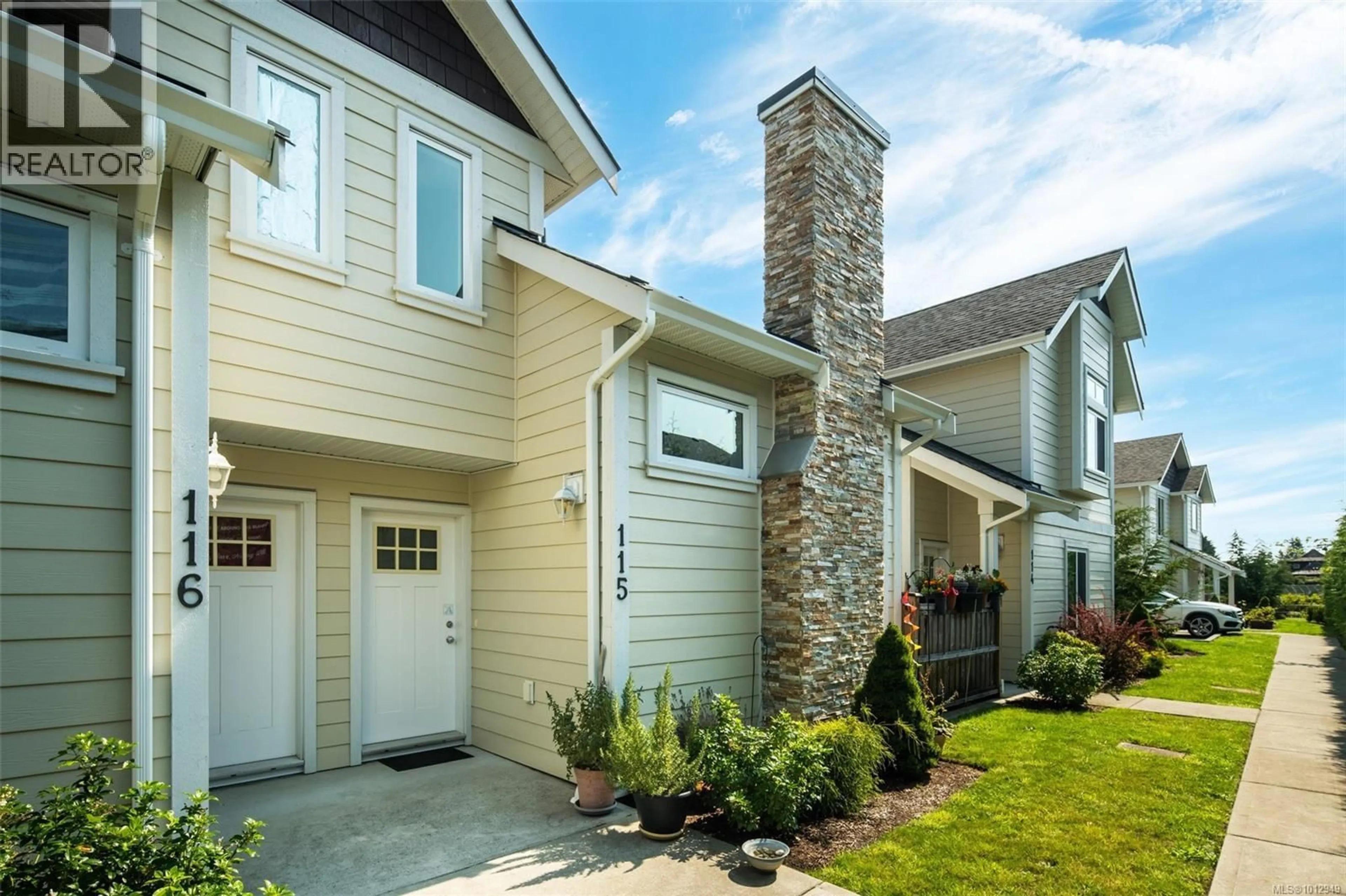 Home with vinyl exterior material, street for 115 - 2038 GATEWOOD ROAD, Sooke British Columbia V9Z1L8