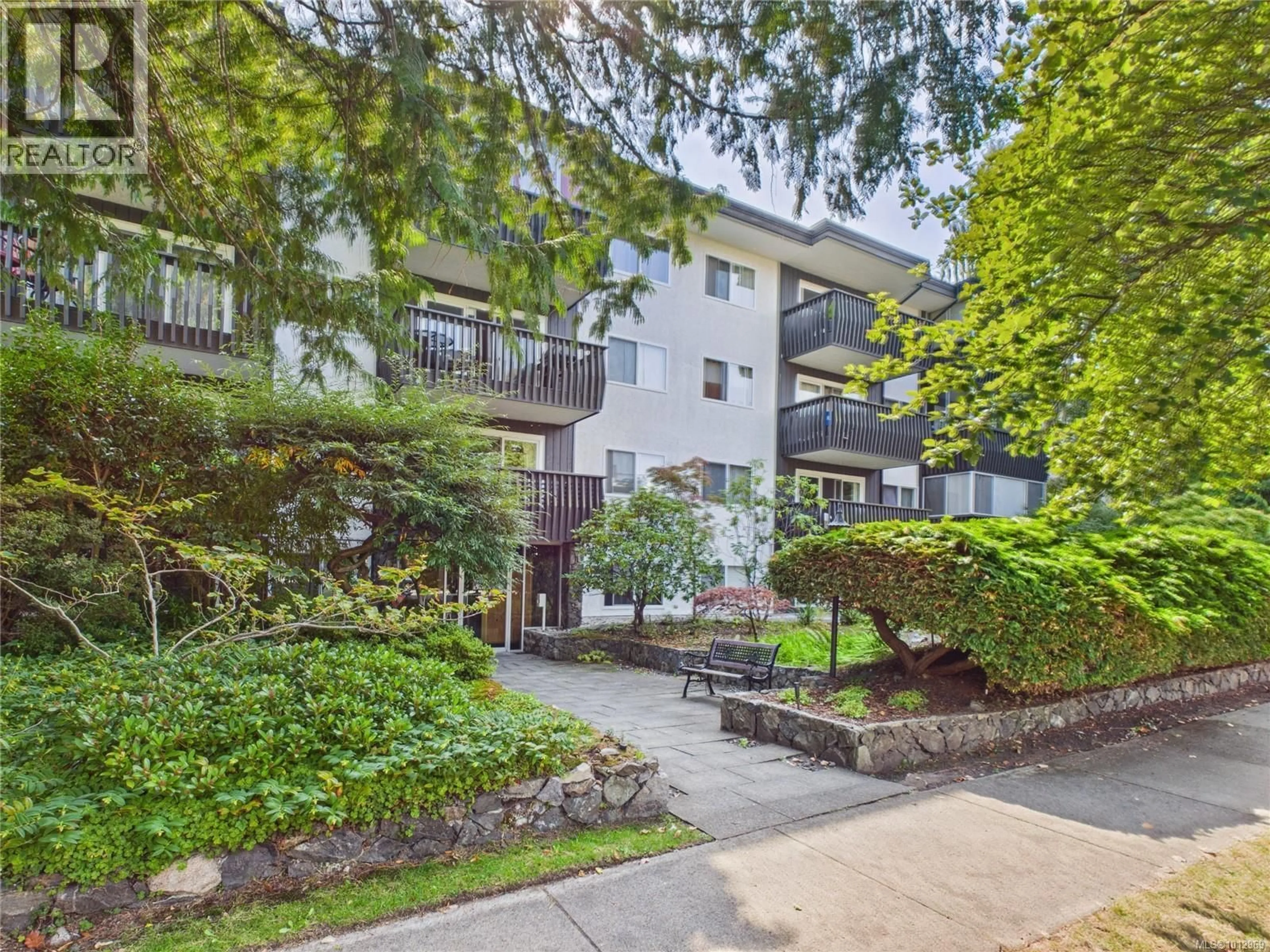 Patio, street for 201 - 1035 MCCLURE STREET, Victoria British Columbia V8V3G1