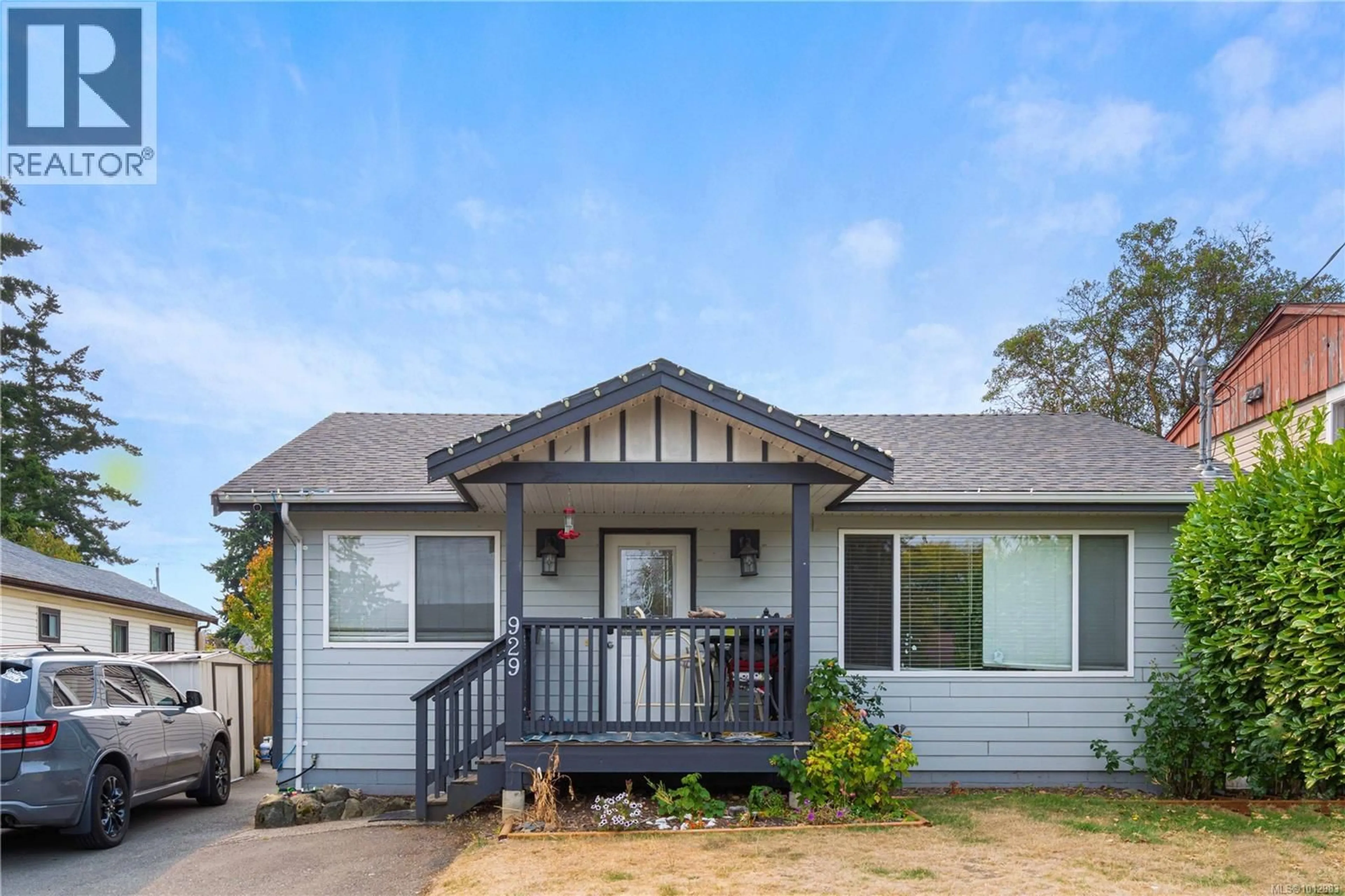 Home with vinyl exterior material, street for 929 CADOGAN STREET, Nanaimo British Columbia V9S1V3