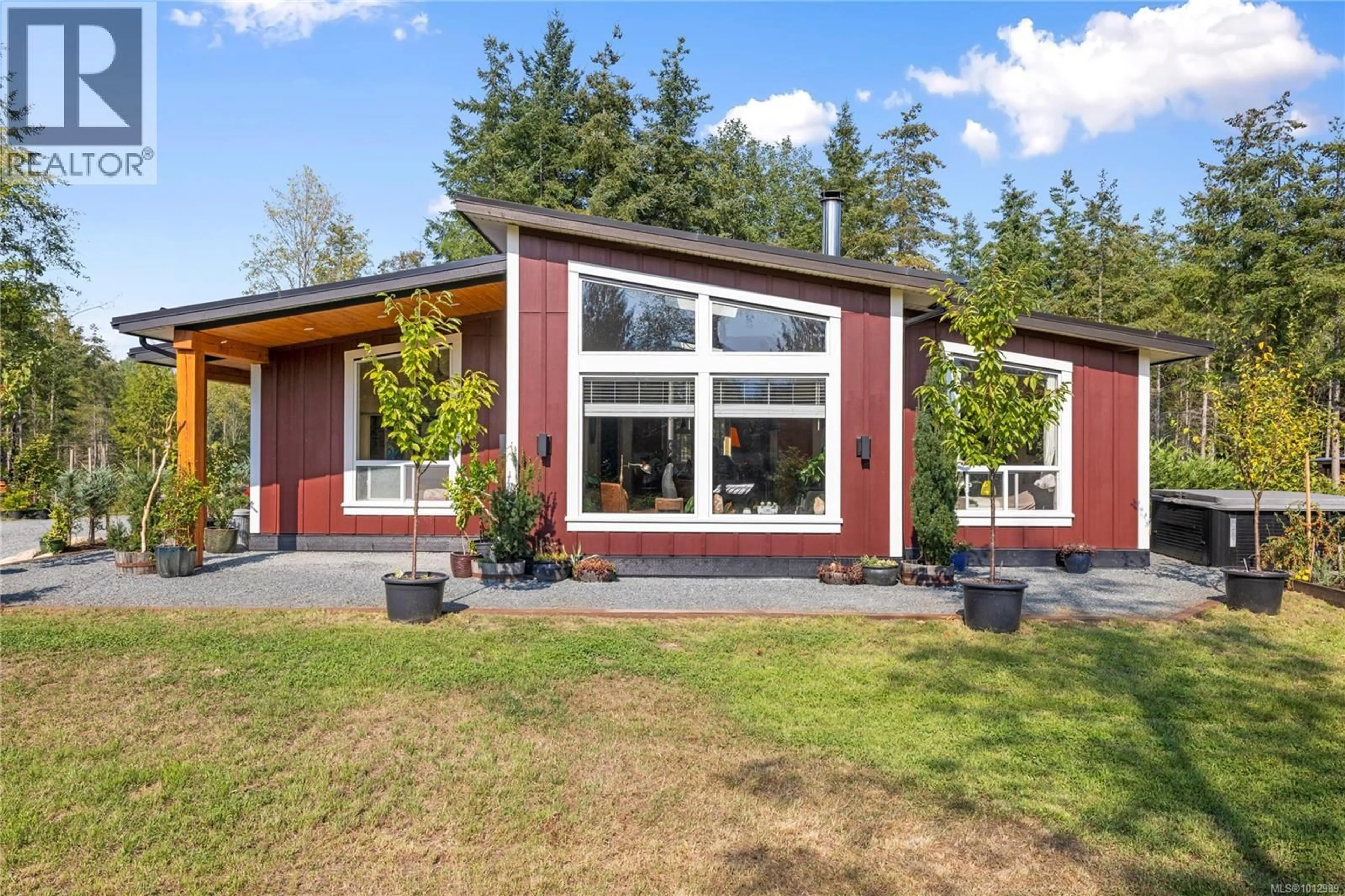 Home with vinyl exterior material, unknown for 440 GILBERT ROAD, Qualicum Beach British Columbia V9K1V2