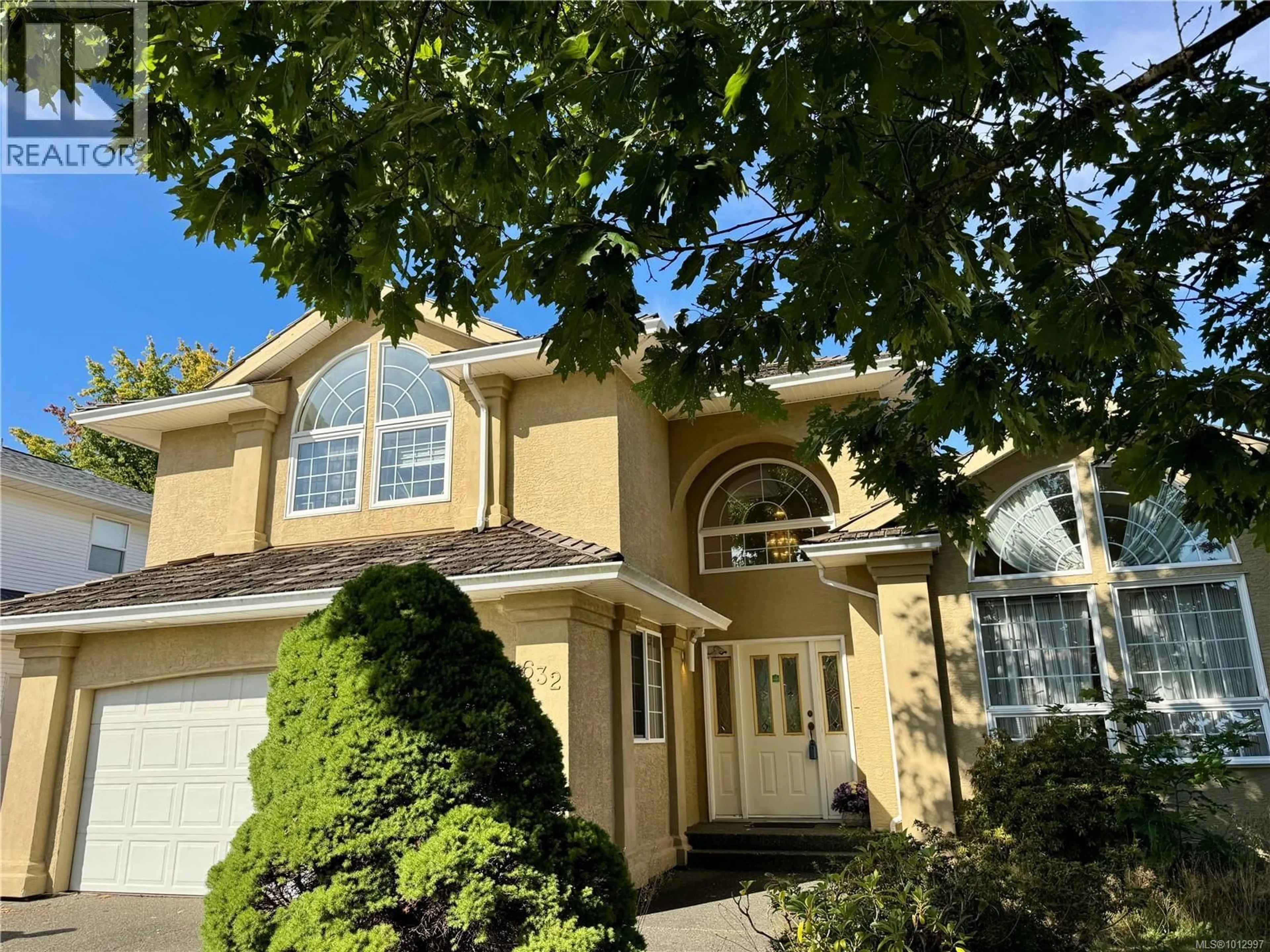 Home with vinyl exterior material, street for 632 CAMBRIDGE DRIVE, Campbell River British Columbia V9W7Y5
