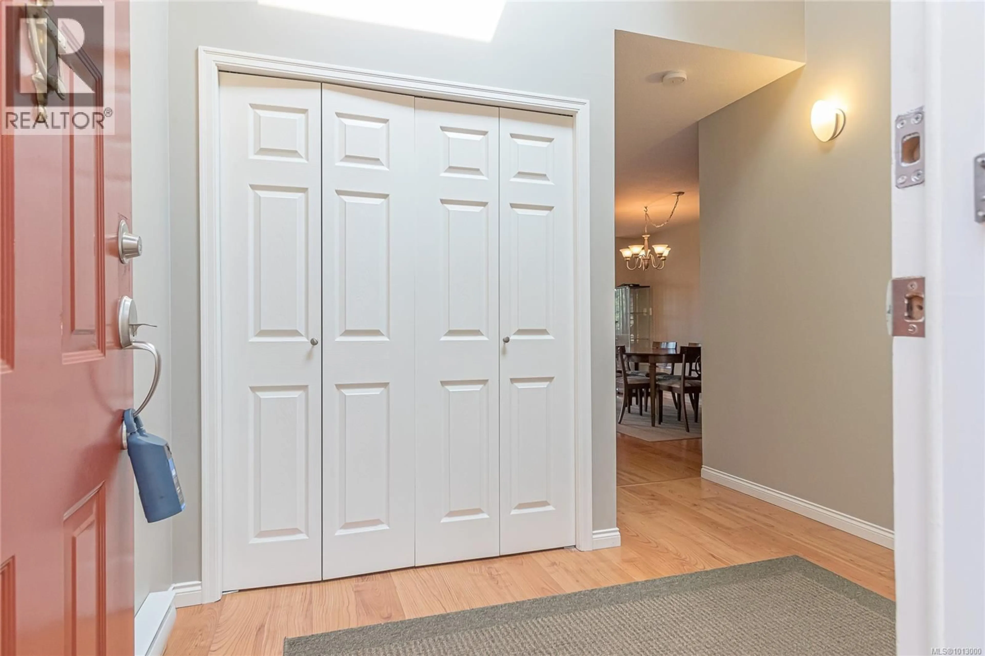 Indoor entryway for 5998 WATERTON DRIVE, Nanaimo British Columbia V9T6A9