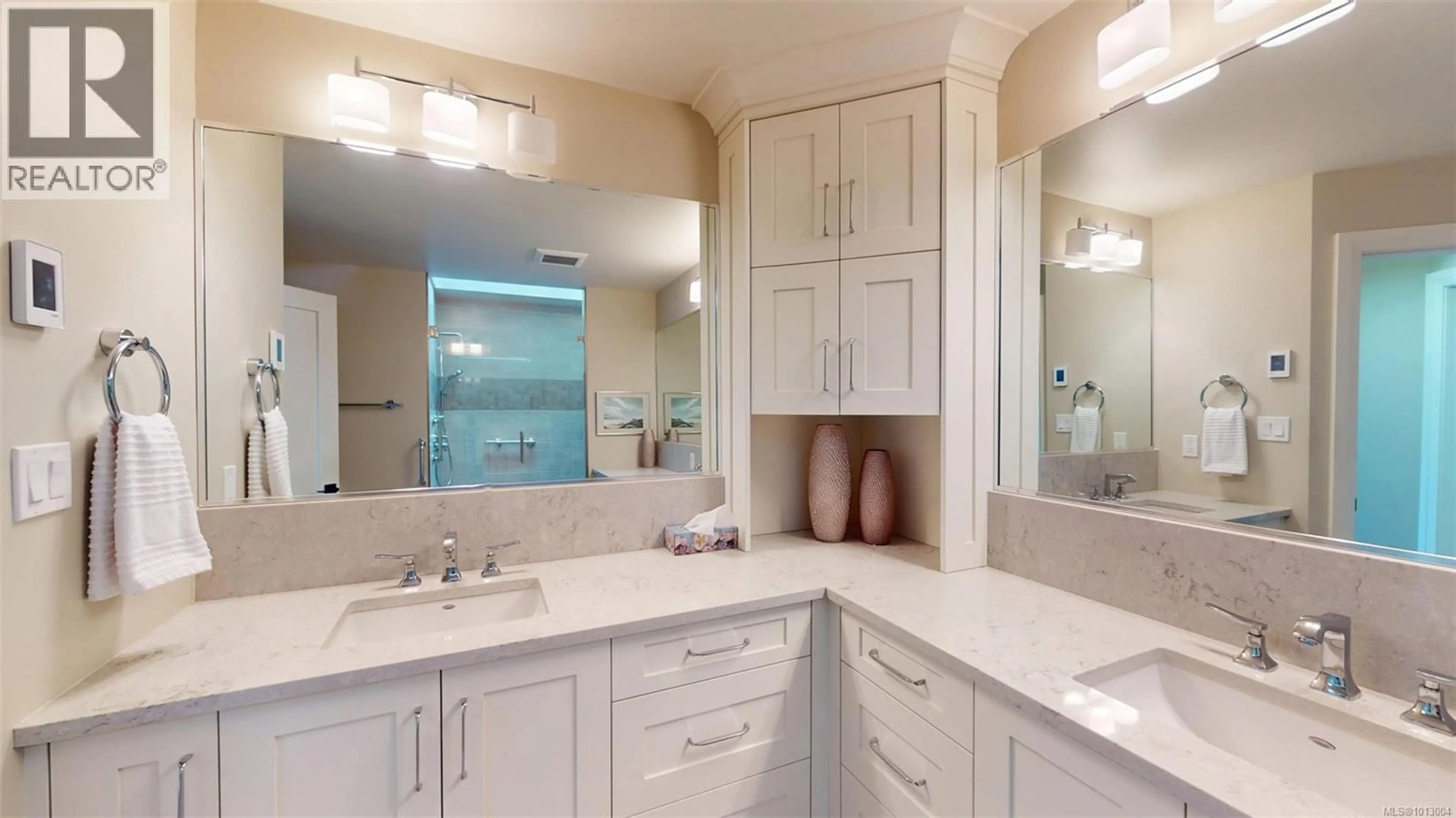 Contemporary bathroom, ceramic/tile floor for 720 - 6880 WALLACE DRIVE, Central Saanich British Columbia V8M1N8