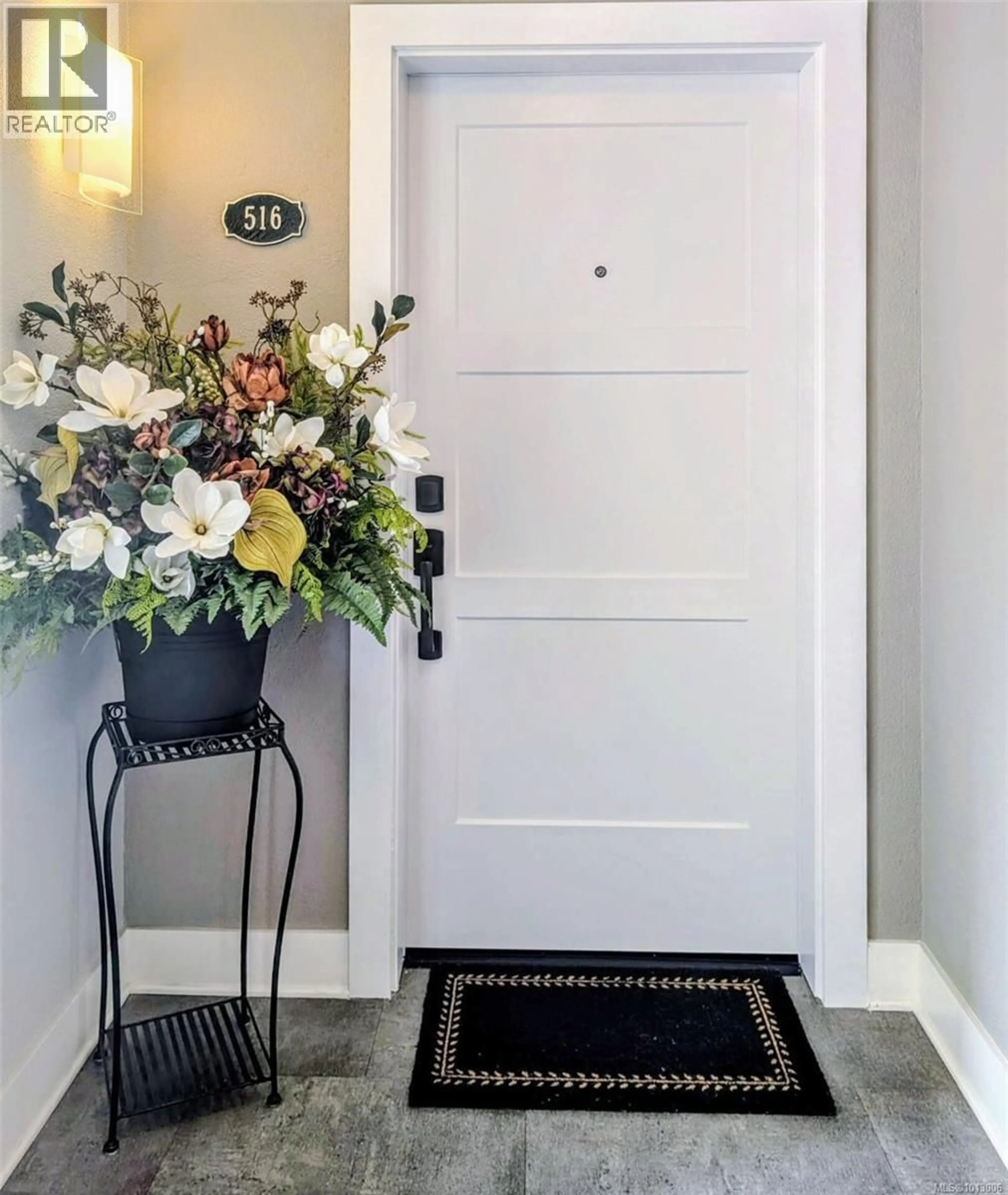 Indoor entryway for 516 - 50 SONGHEES ROAD, Victoria British Columbia V9A7J4