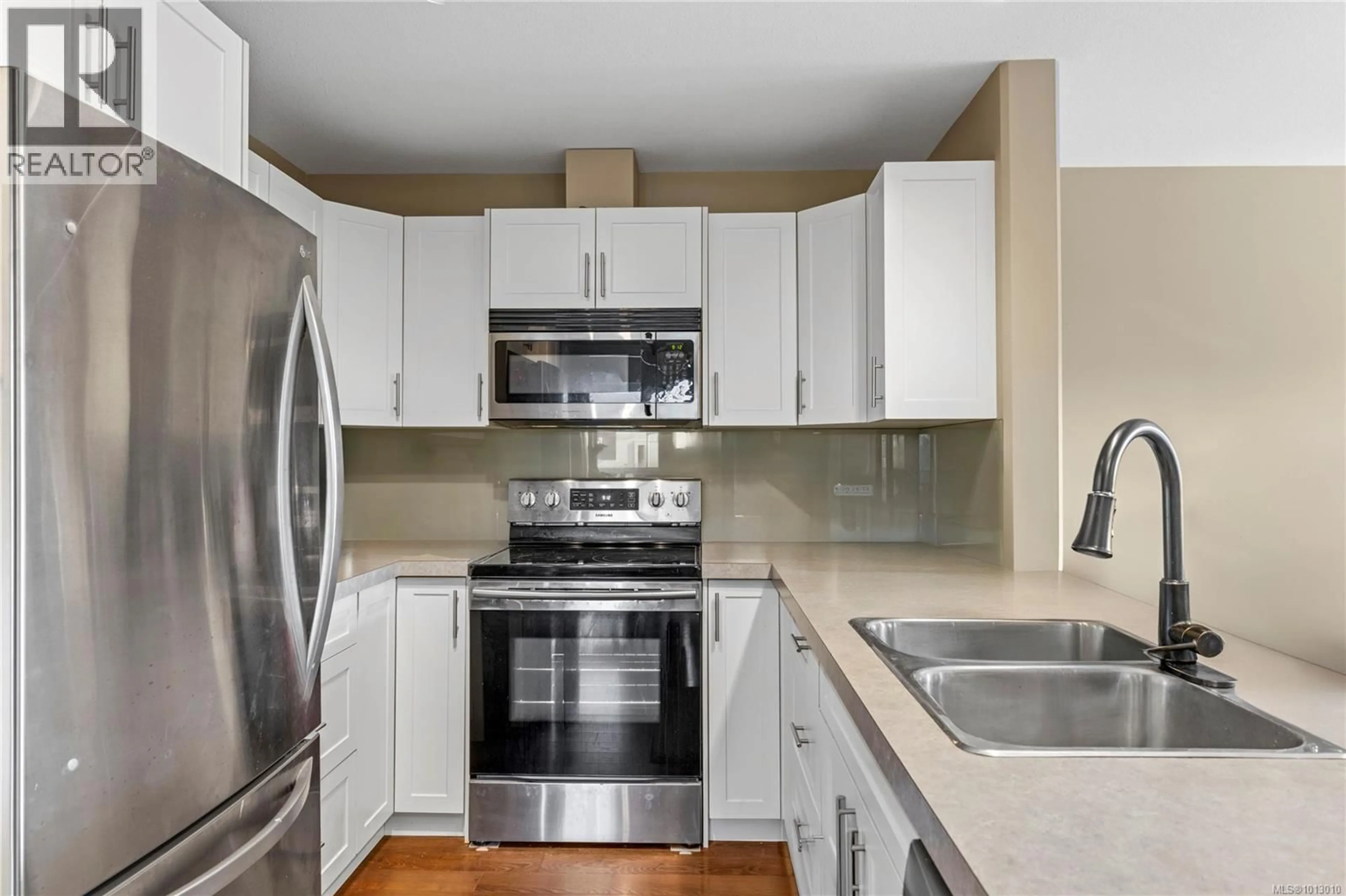 Standard kitchen, unknown for 201 - 5945 KADEN PLACE, Nanaimo British Columbia V9T0B5
