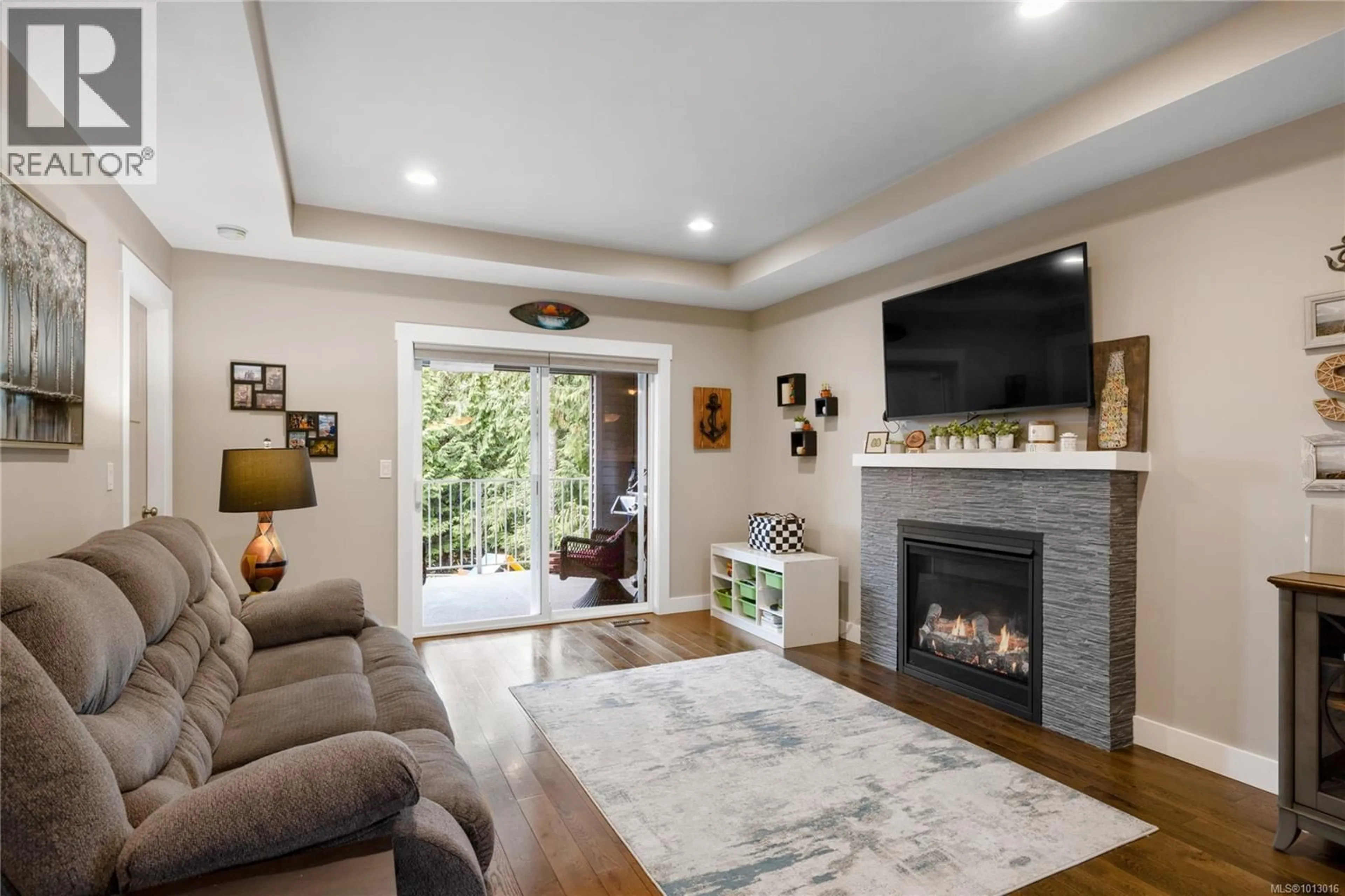 Living room with furniture, unknown for 2378 EXTENSION ROAD, Nanaimo British Columbia V9X0A9