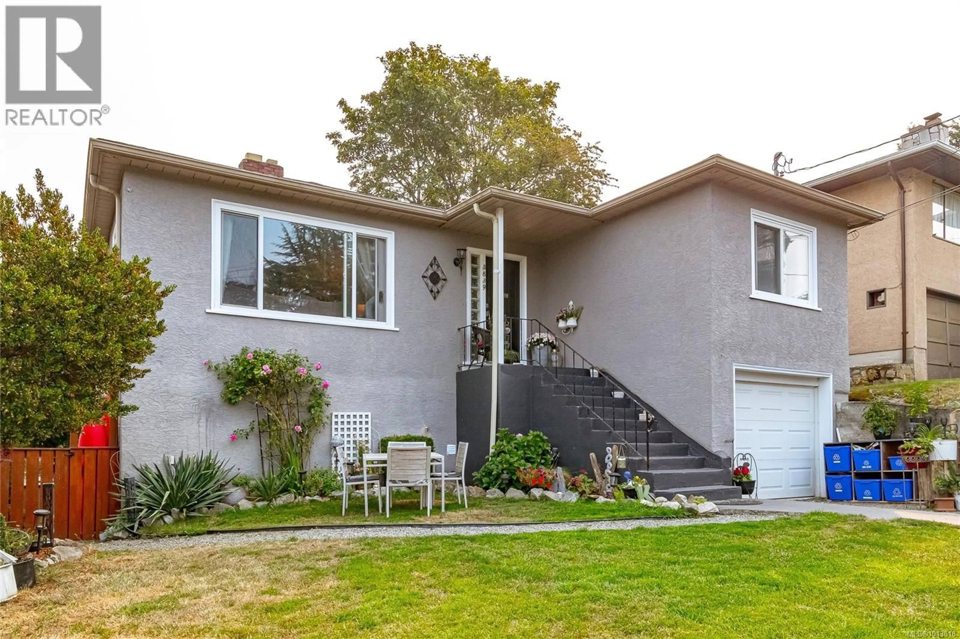 Home with vinyl exterior material, street for 3839 SAUL STREET, Saanich British Columbia V8X1S4