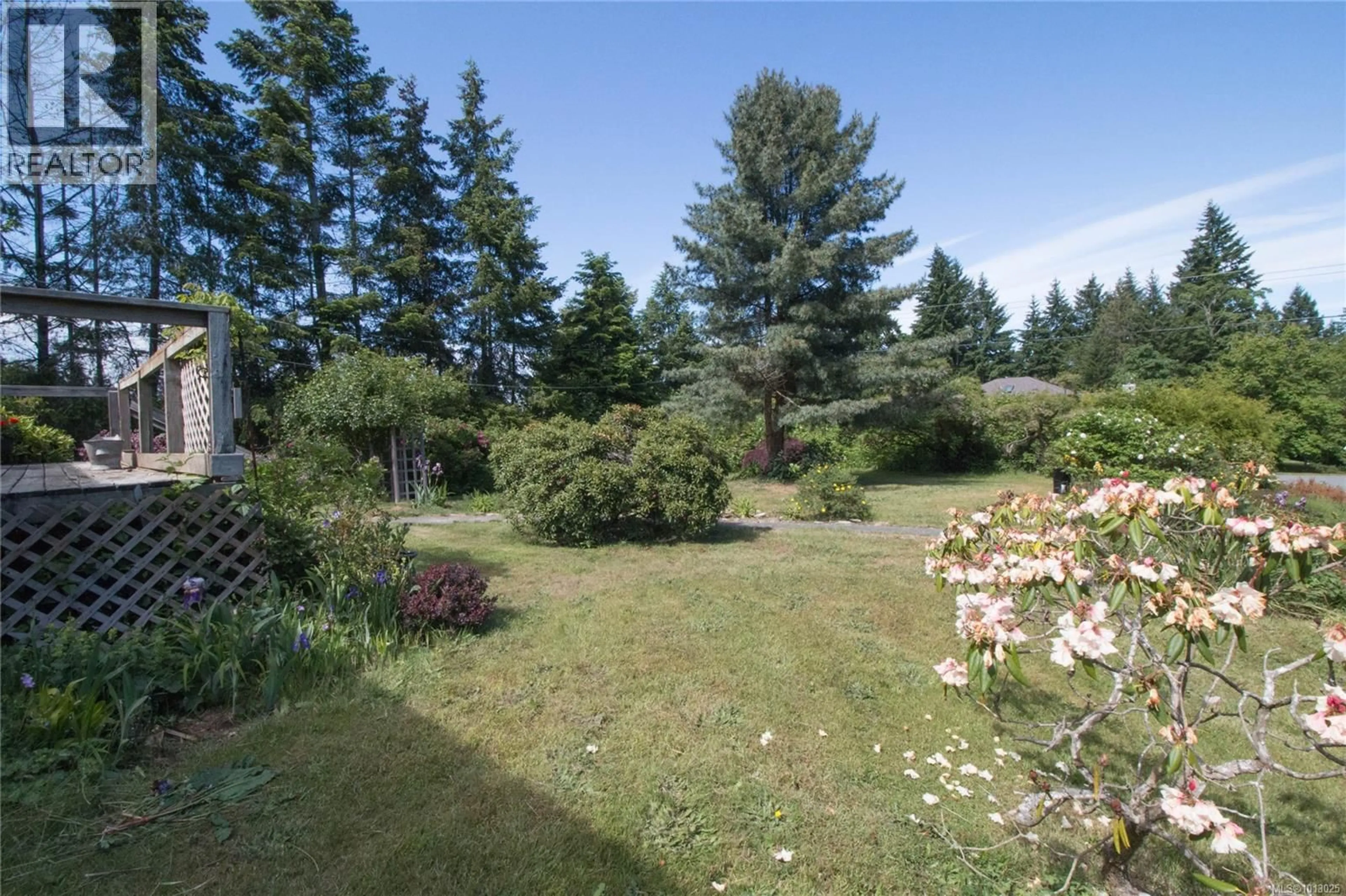 Patio, forest/trees view for 6573 MYSTERY BEACH ROAD, Fanny Bay British Columbia V0R1W0