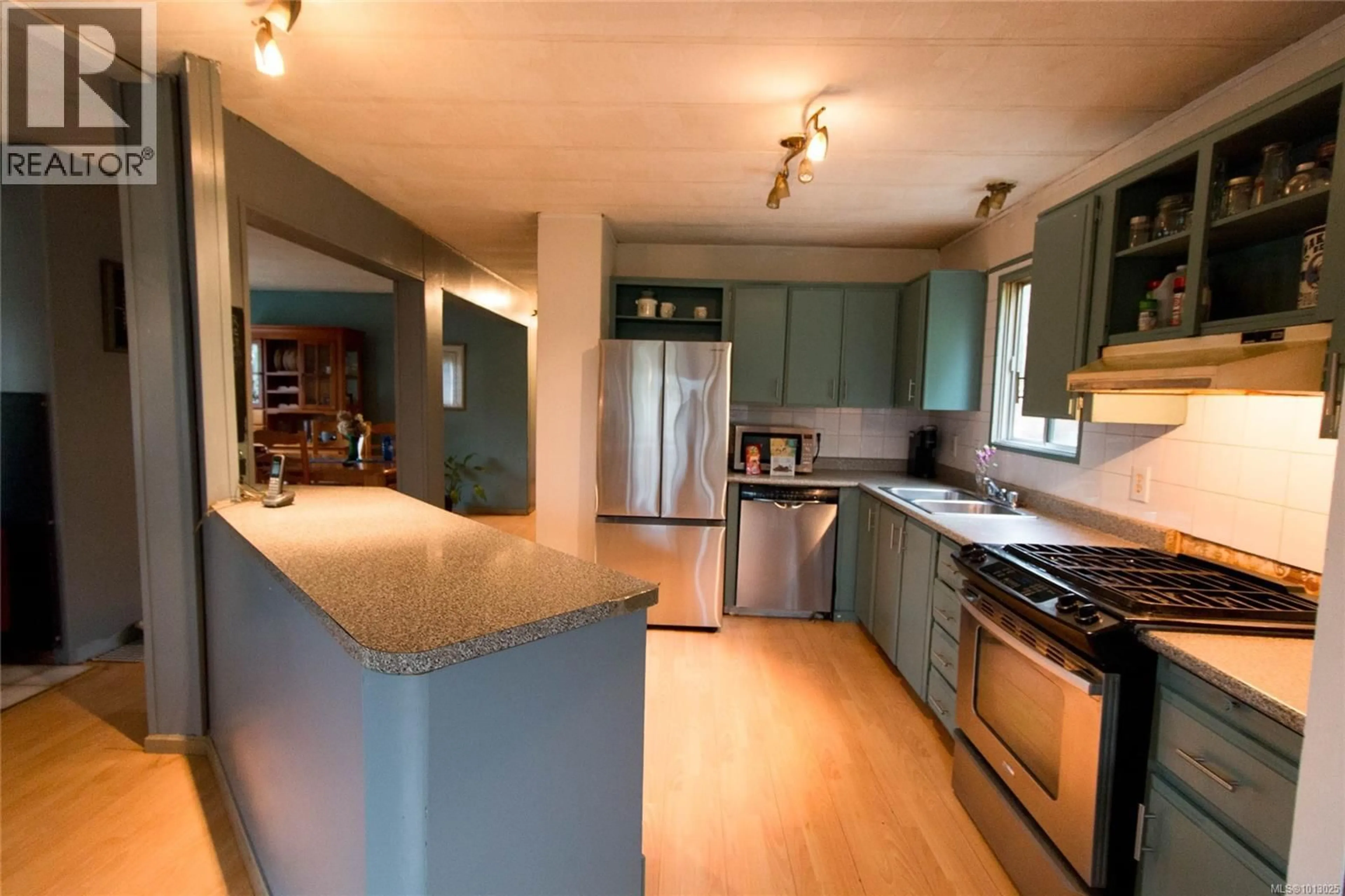 Open concept kitchen, unknown for 6573 MYSTERY BEACH ROAD, Fanny Bay British Columbia V0R1W0