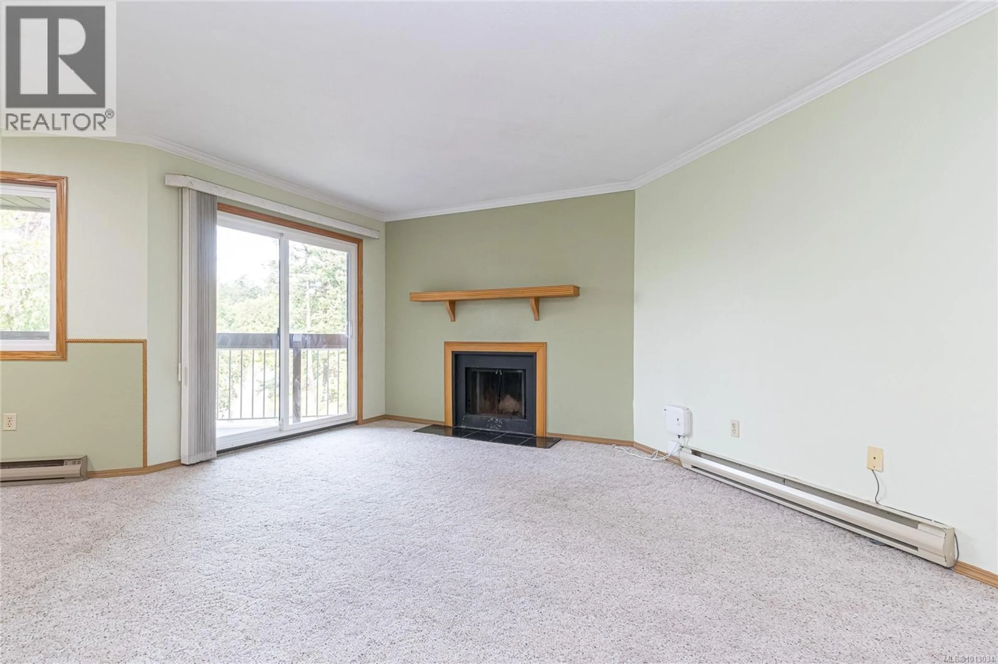 Living room with furniture, unknown for 512 - 75 GORGE ROAD WEST, Saanich British Columbia V9A7A9