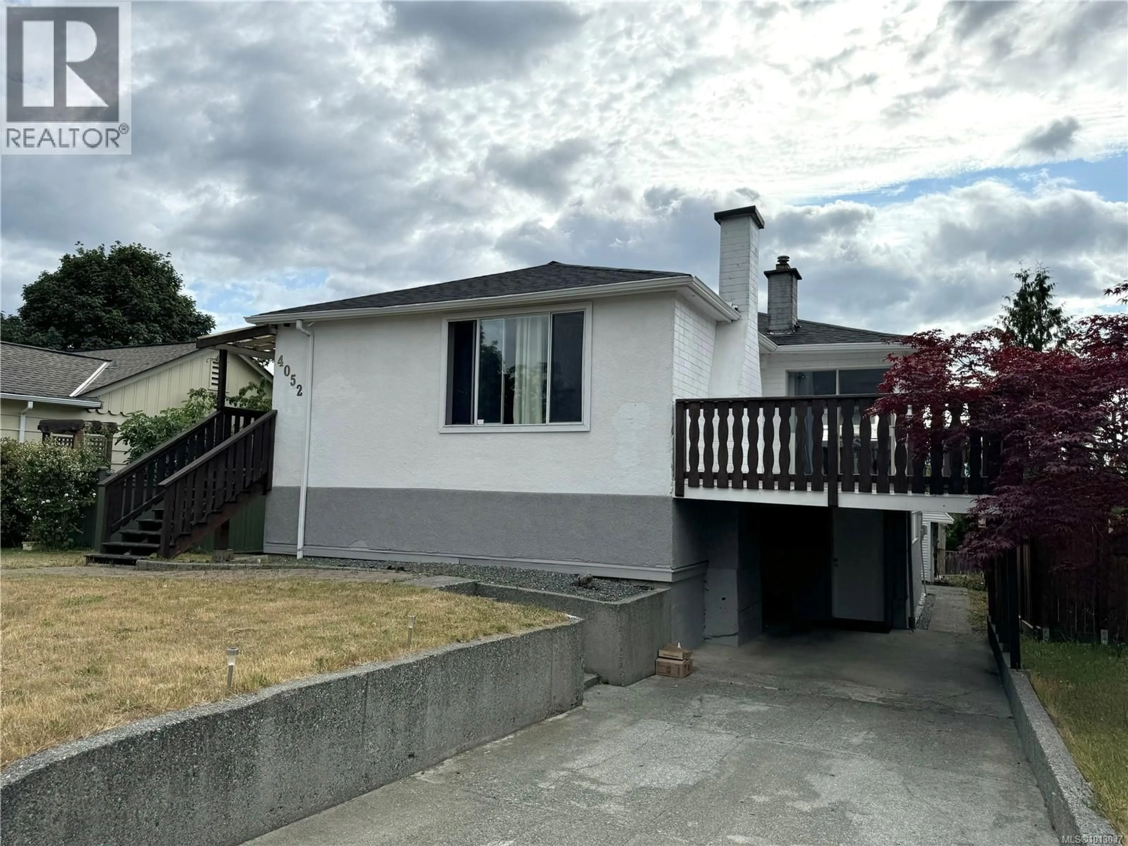 A pic from outside/outdoor area/front of a property/back of a property/a pic from drone, street for 4052 9TH AVENUE, Port Alberni British Columbia V9Y4V2