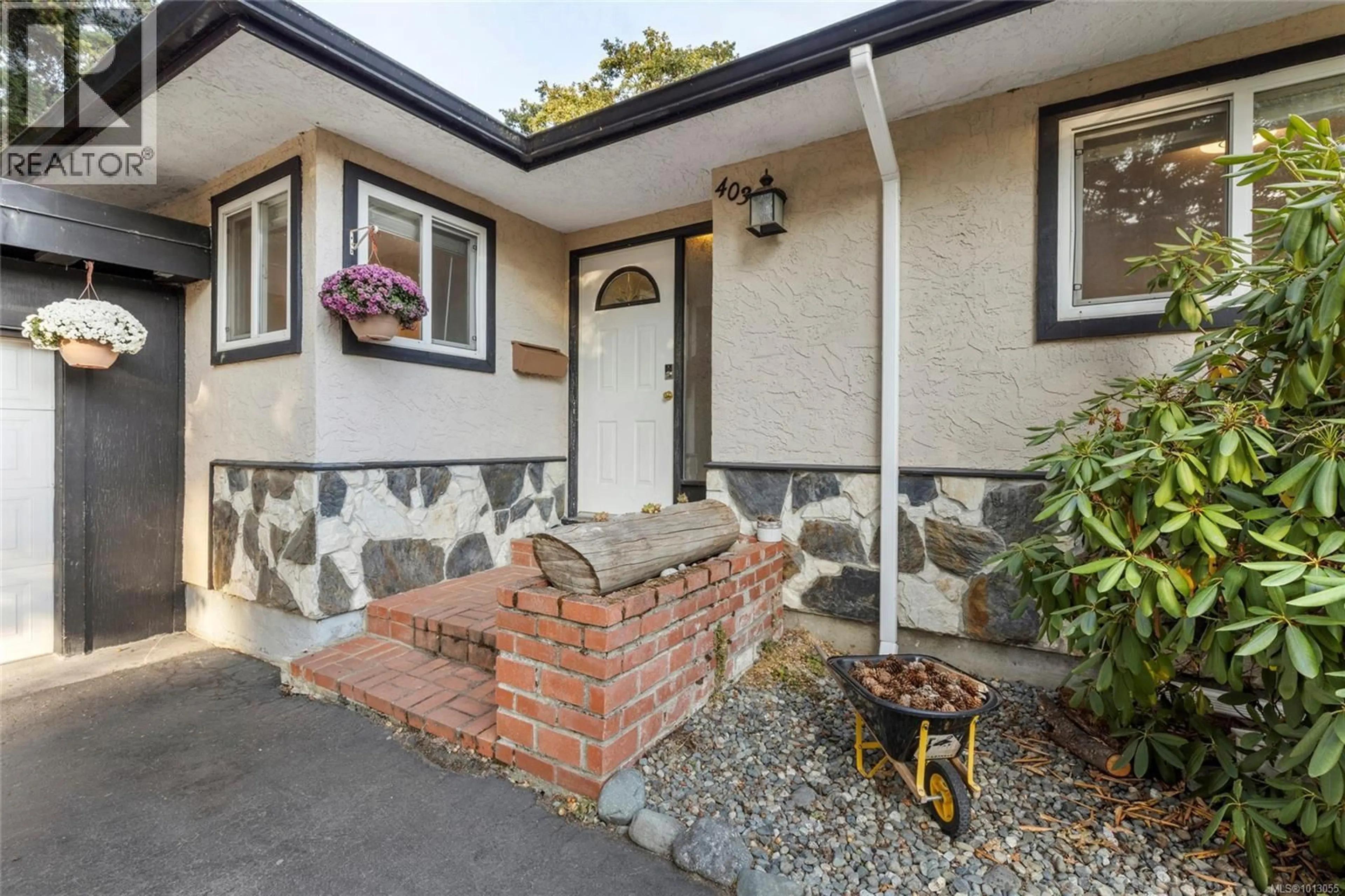 Home with brick exterior material, street for 4037 ZINNIA ROAD, Saanich British Columbia V8Z4W2