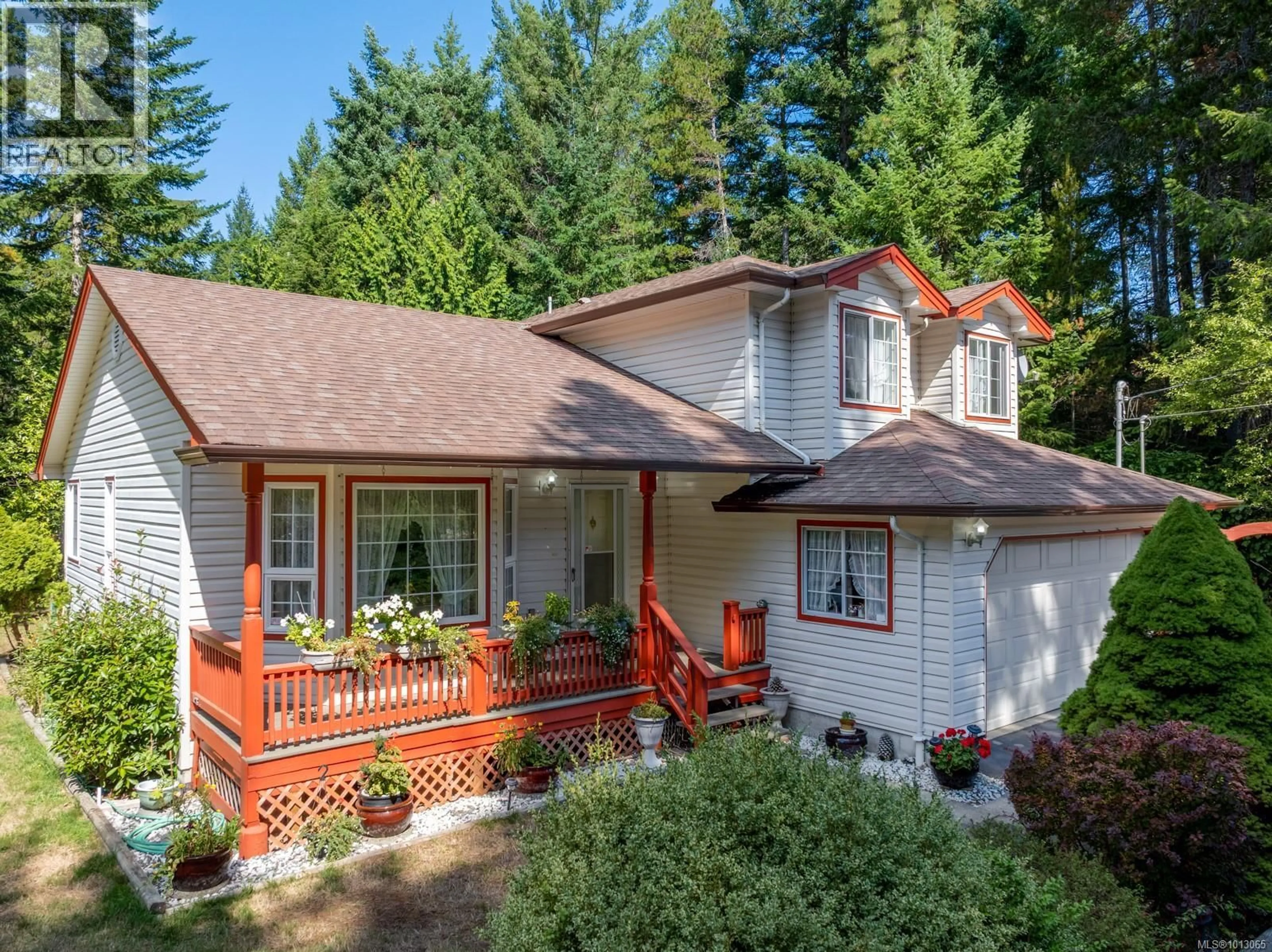 Home with vinyl exterior material, street for 742 SAND PINES DRIVE, Comox British Columbia V9M3W8
