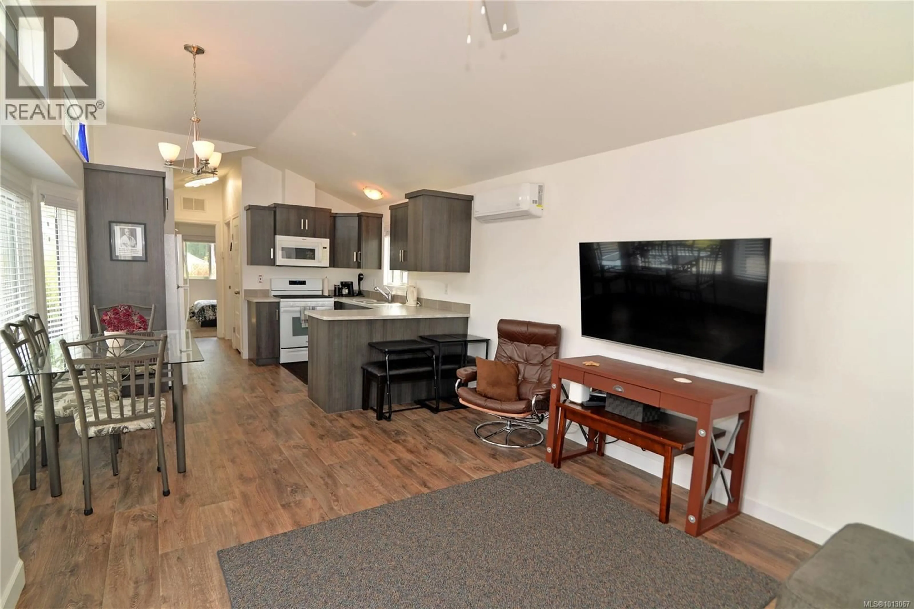 Open concept kitchen, wood/laminate floor for 51 - 2133 HENDERSON LAKE WAY, Nanaimo British Columbia V9R6X7