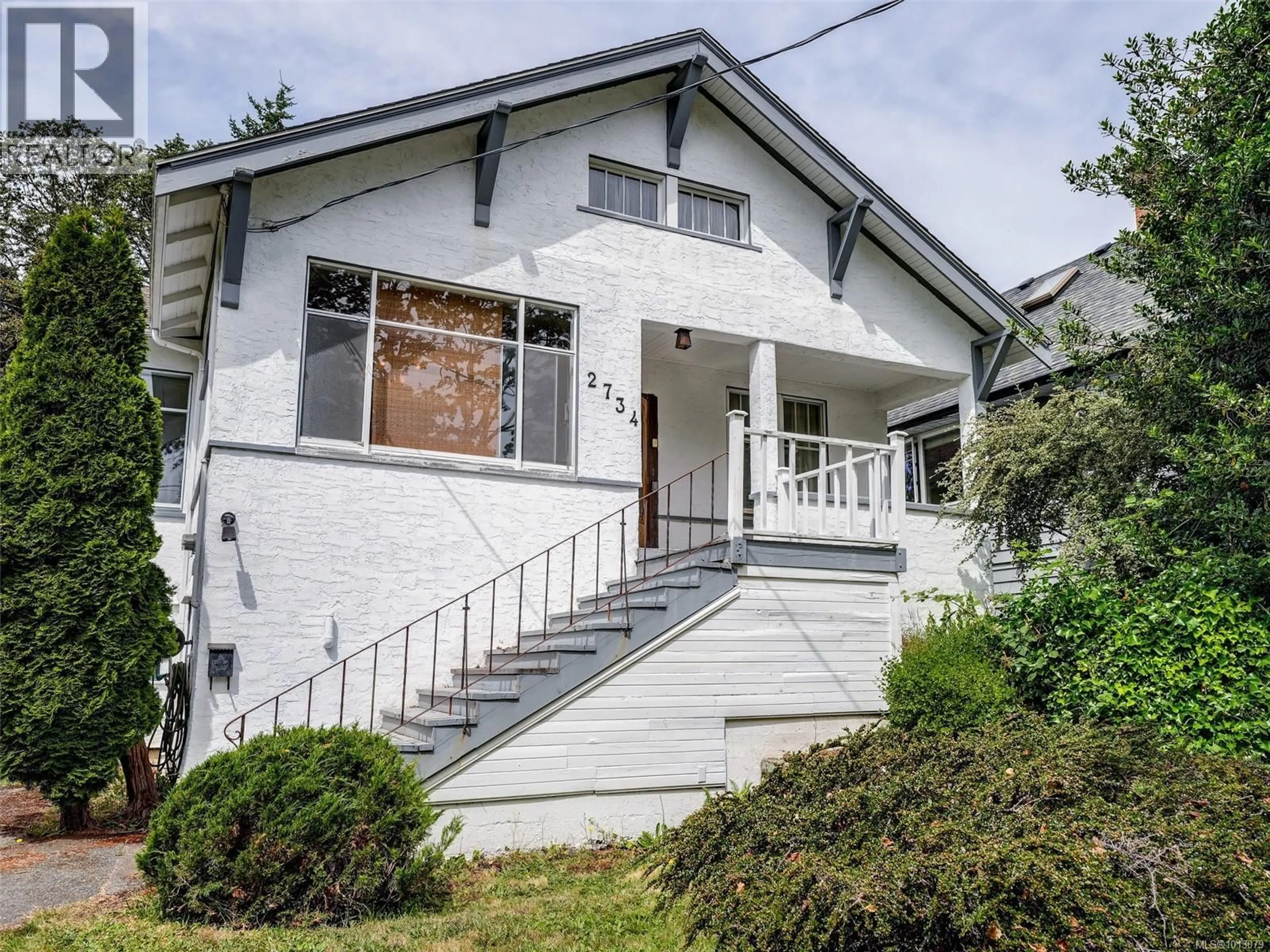 Unknown for 2734 AVEBURY AVENUE, Victoria British Columbia V8R3W4