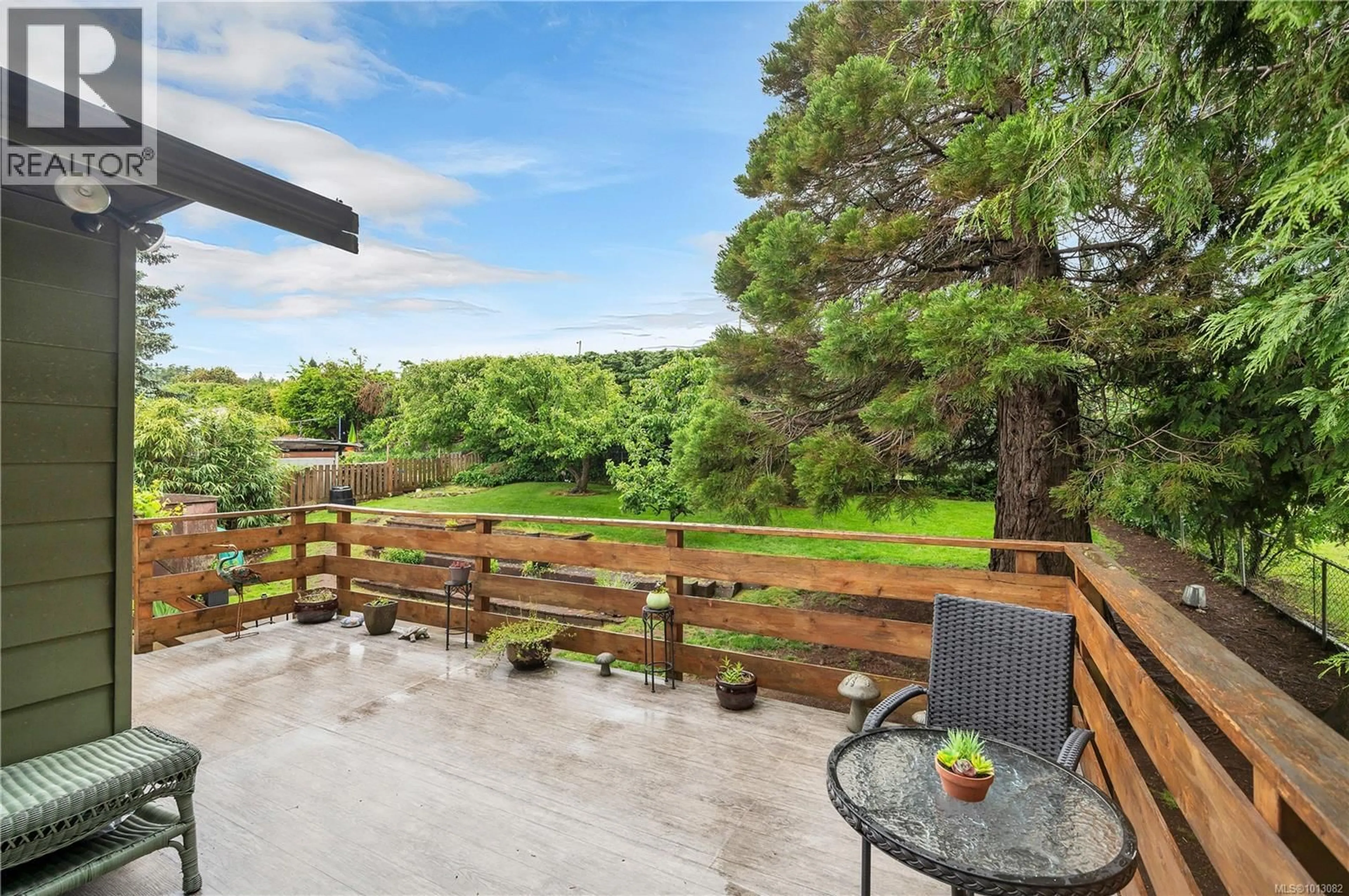 Patio, water/lake/river/ocean view for 90 THULIN STREET, Campbell River British Columbia V9W2K2