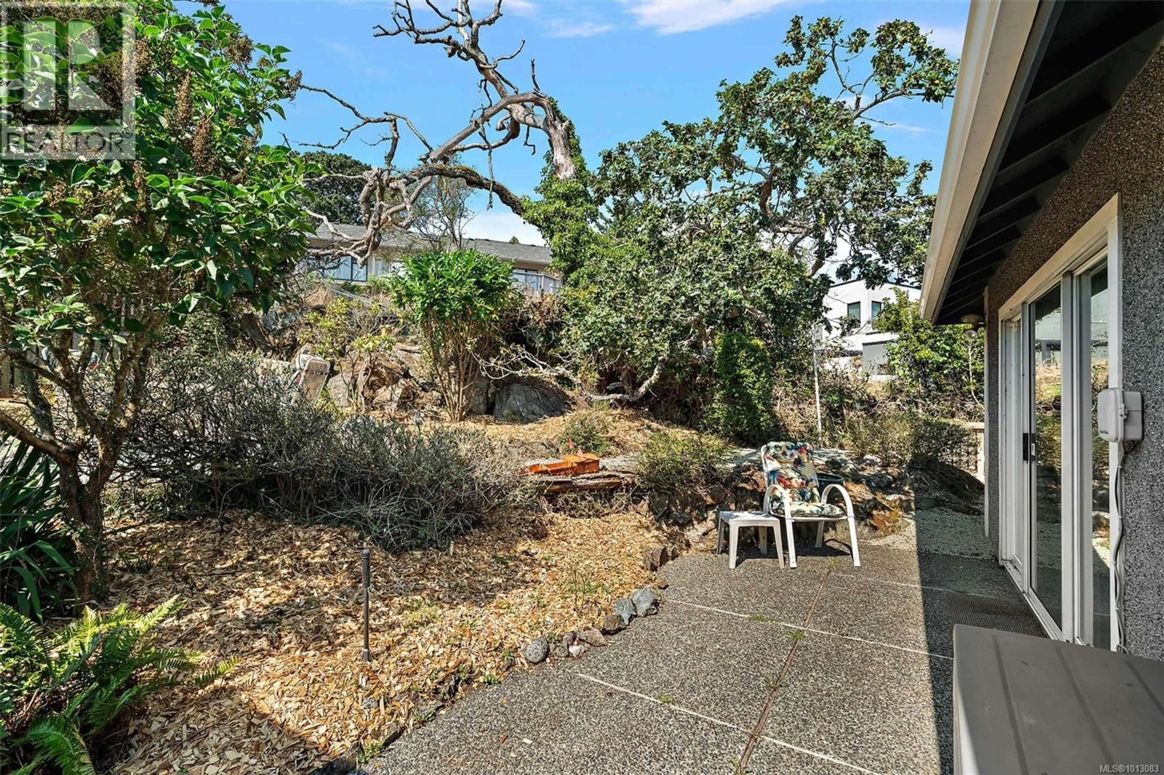 Patio, street for 766 RICHMOND AVENUE, Victoria British Columbia V8S3Z1