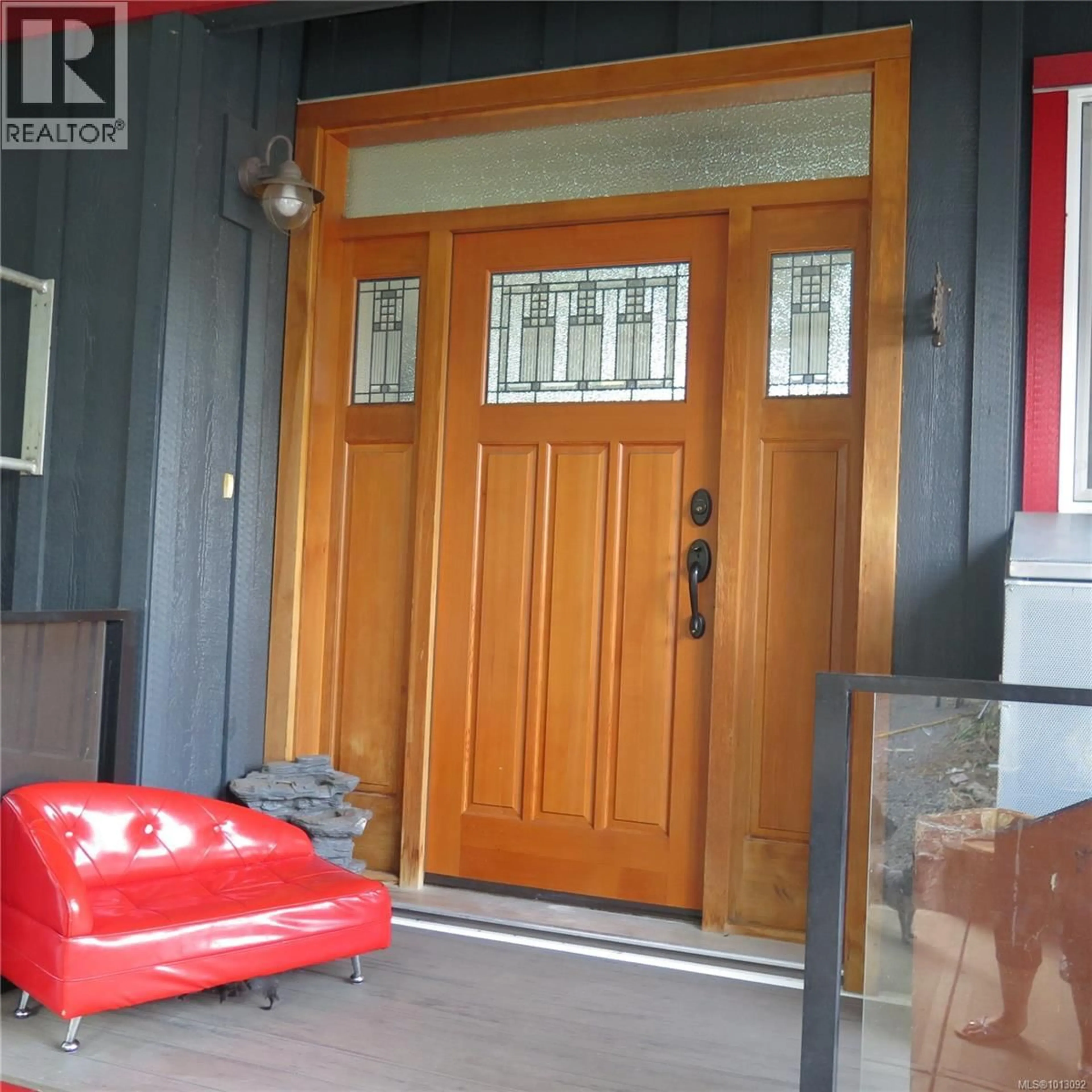 Indoor entryway for 426 DAVIS ROAD, Ladysmith British Columbia V0R2E0