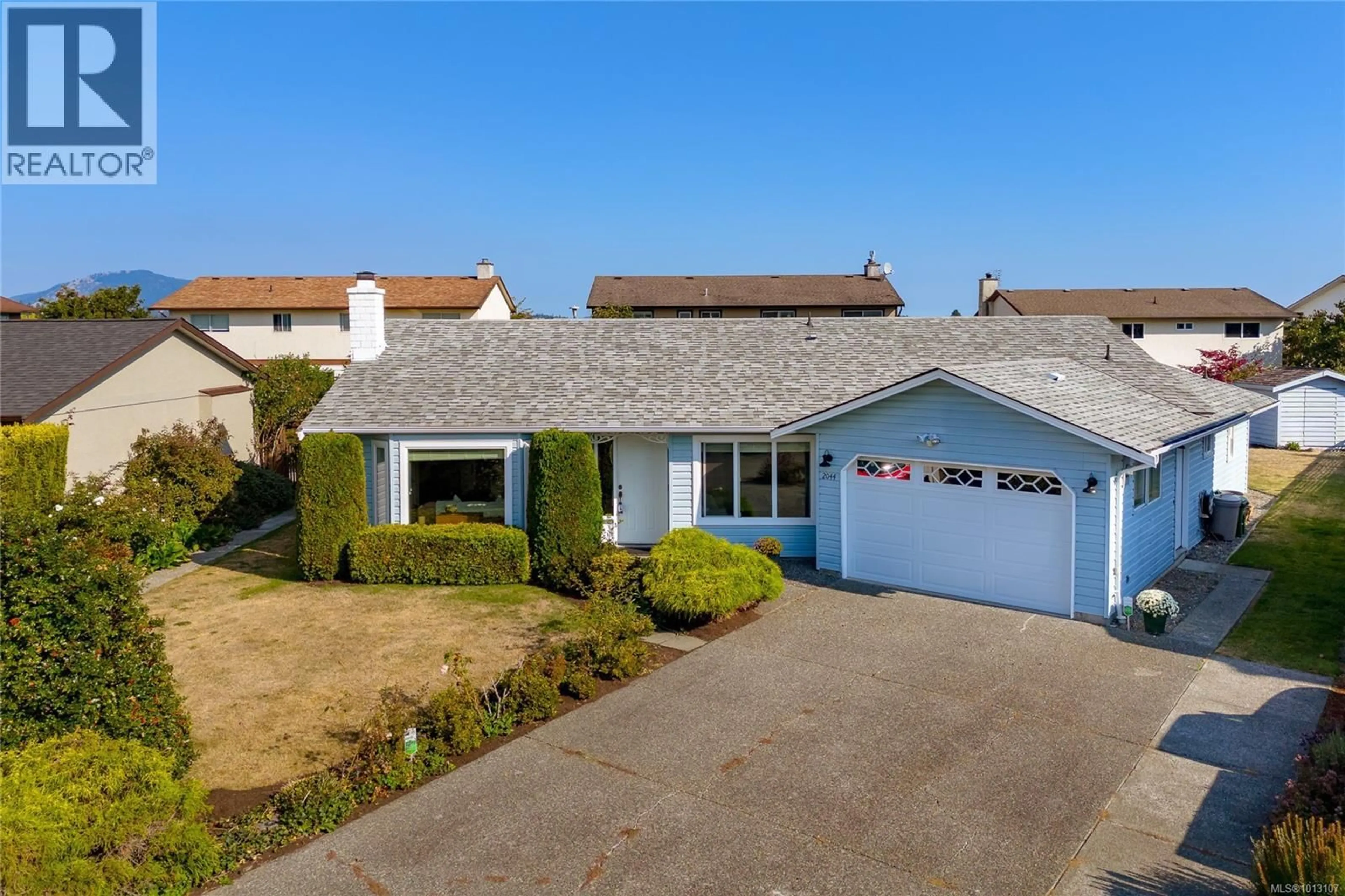 A pic from outside/outdoor area/front of a property/back of a property/a pic from drone, street for 2044 WINMEADOW PLACE, Sidney British Columbia V8L4S3